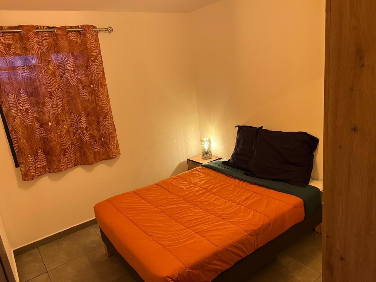 One-Bedroom Apartment photo 3