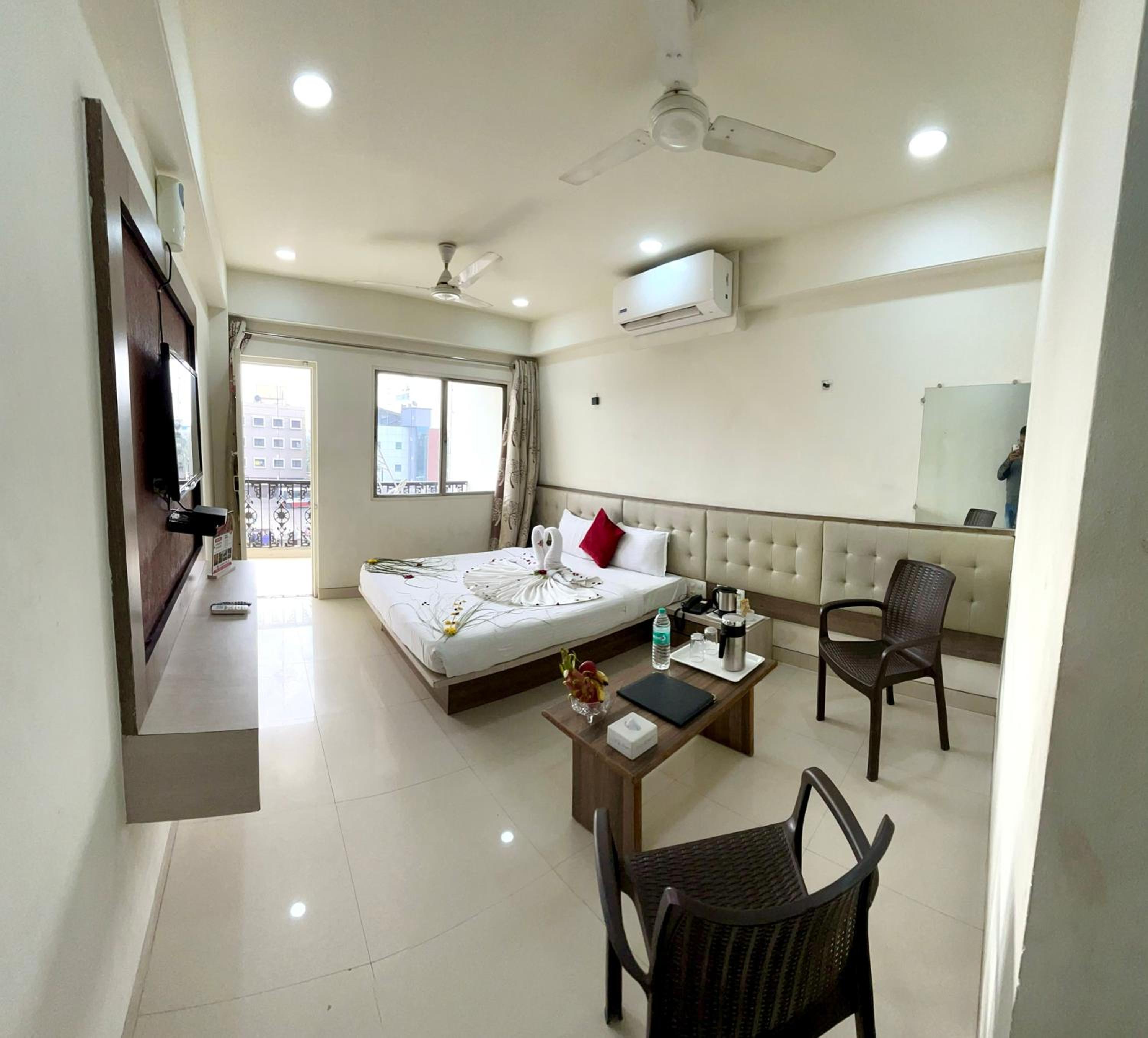 Deluxe Double Or Twin Room photo 3