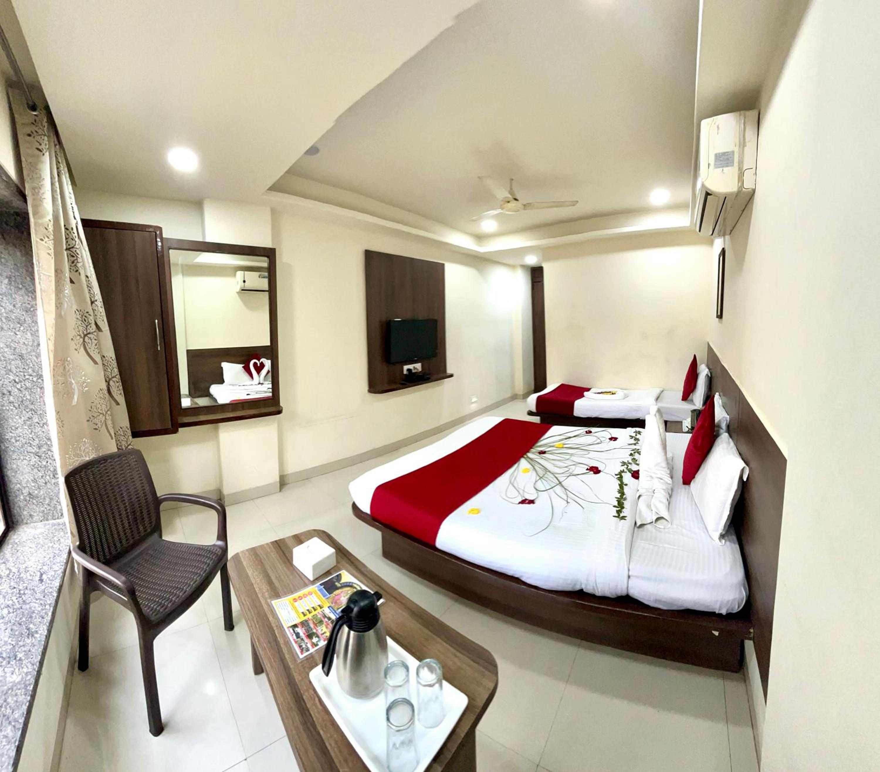 Super Deluxe 3 Bed Ac Room photo 3