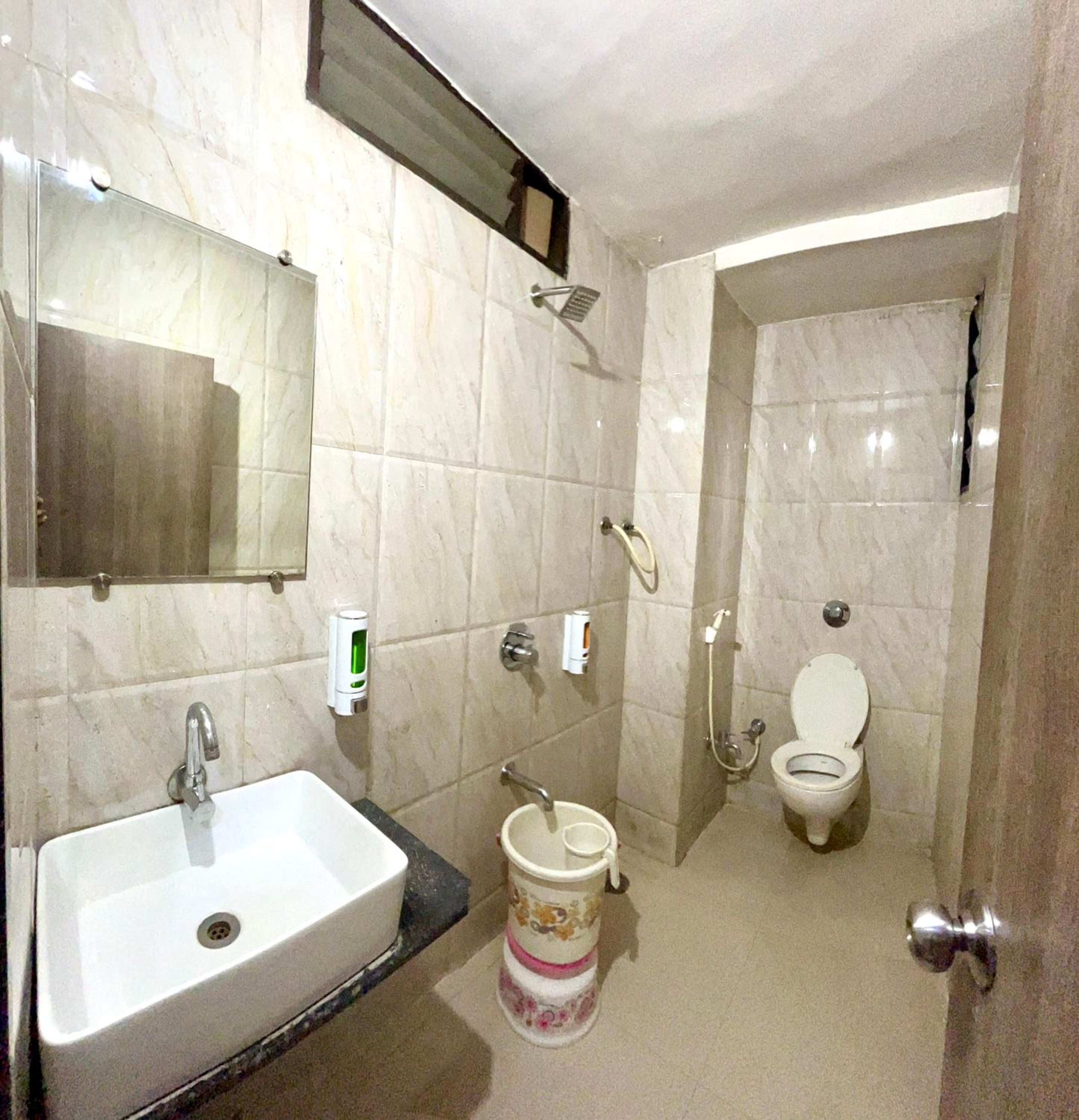 Super Deluxe 3 Bed Ac Room photo 2