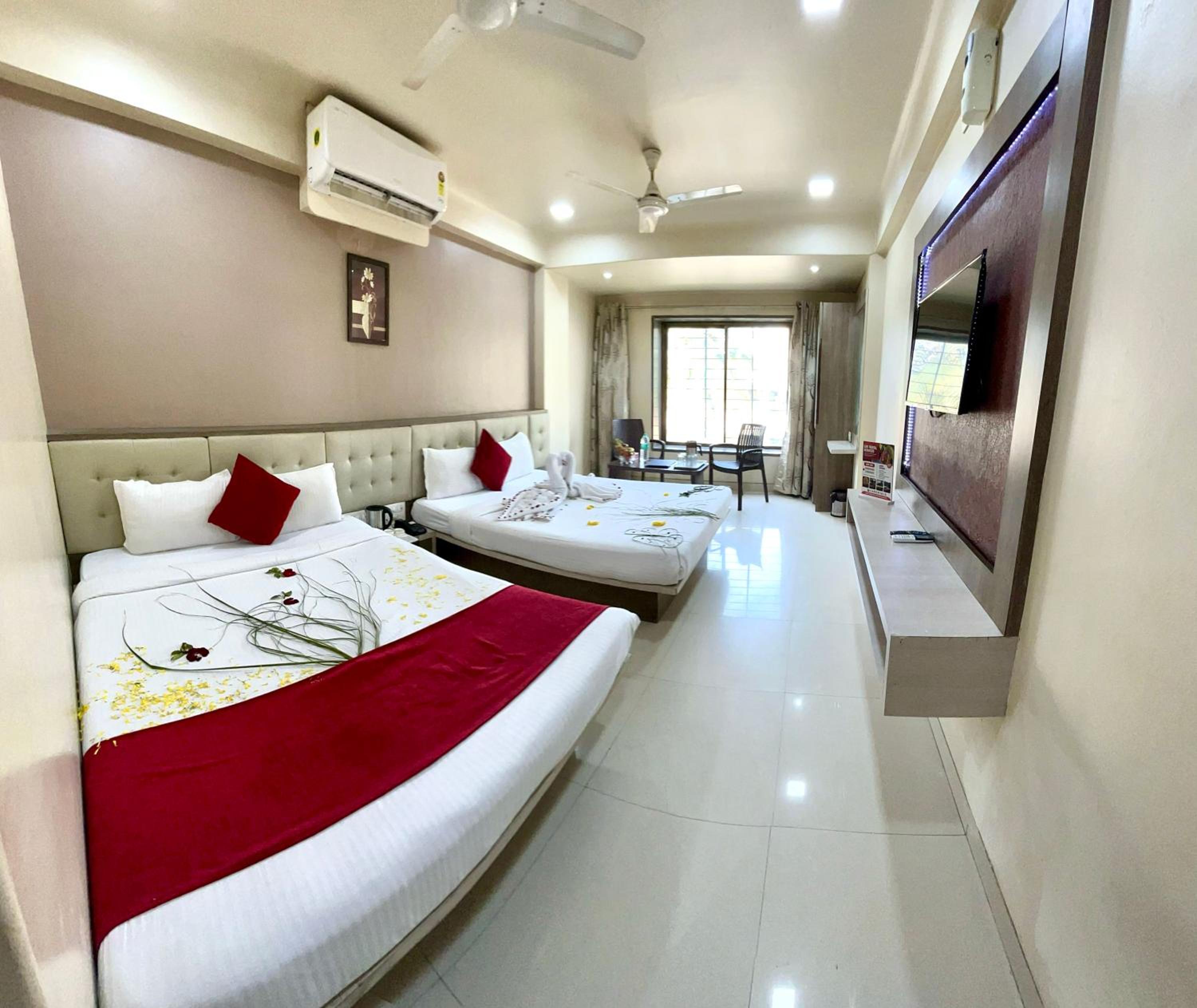 Super Deluxe 4 Bed Ac Room photo 2