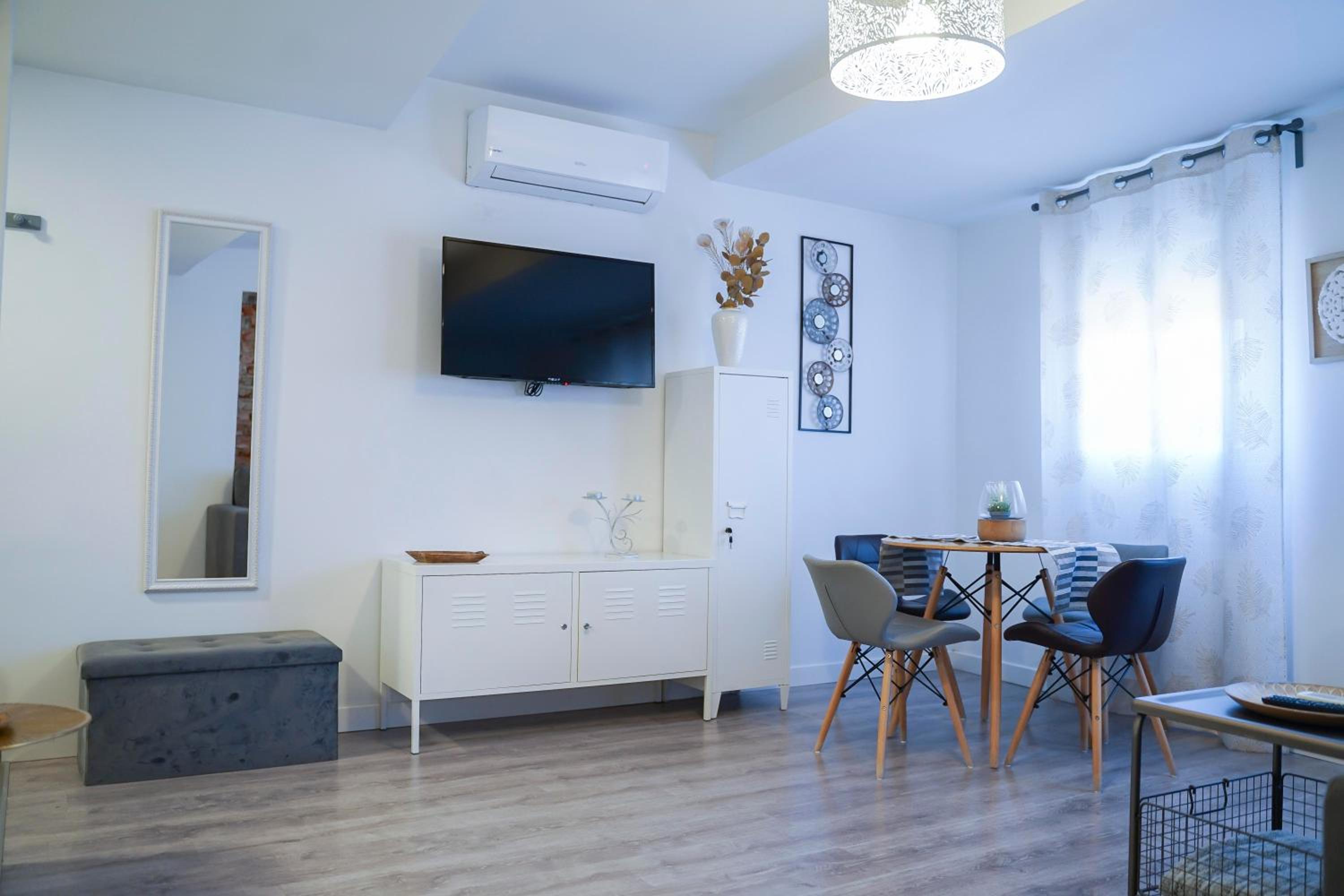 Studio Suites - Photo 19