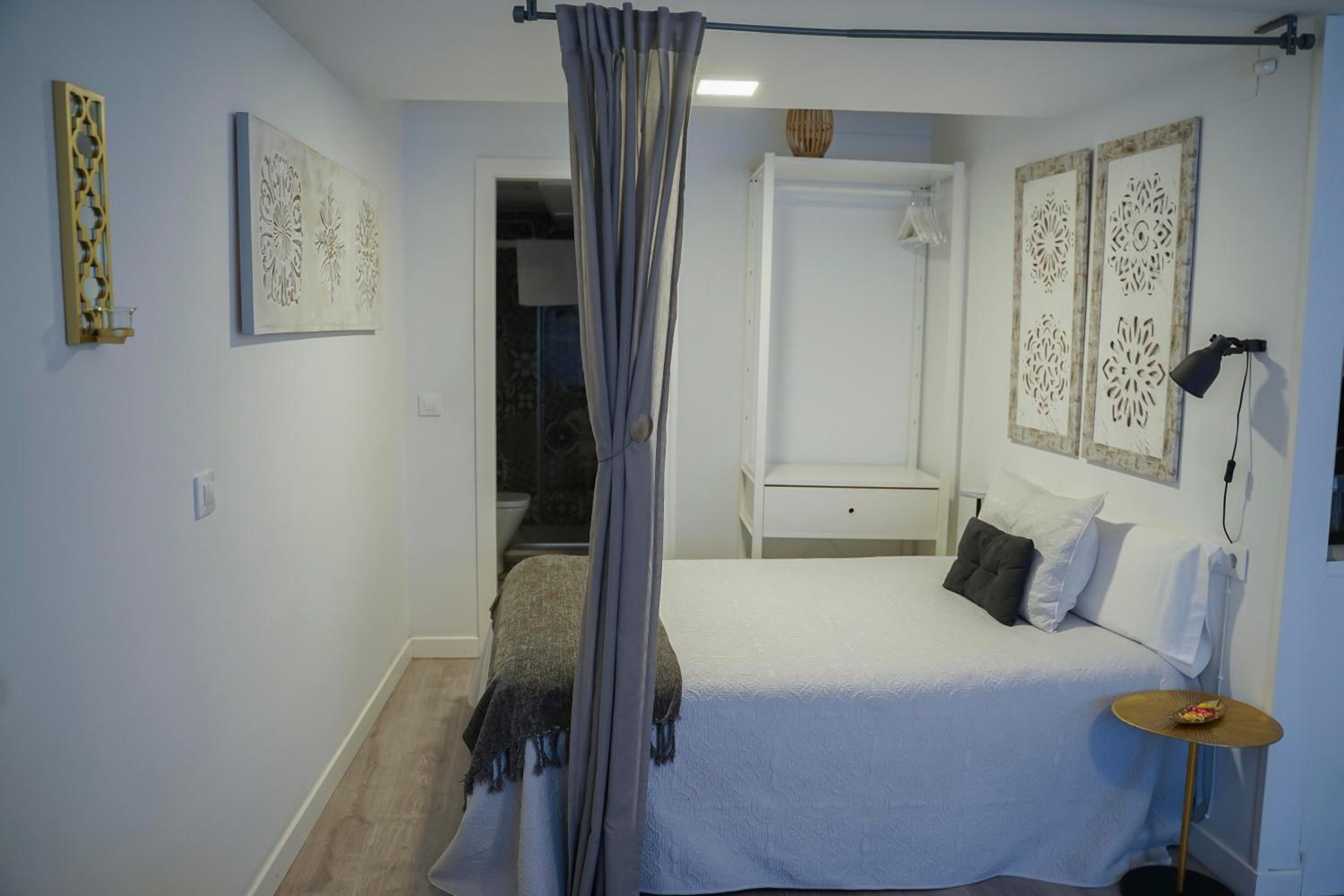 Studio Suites - Photo 20