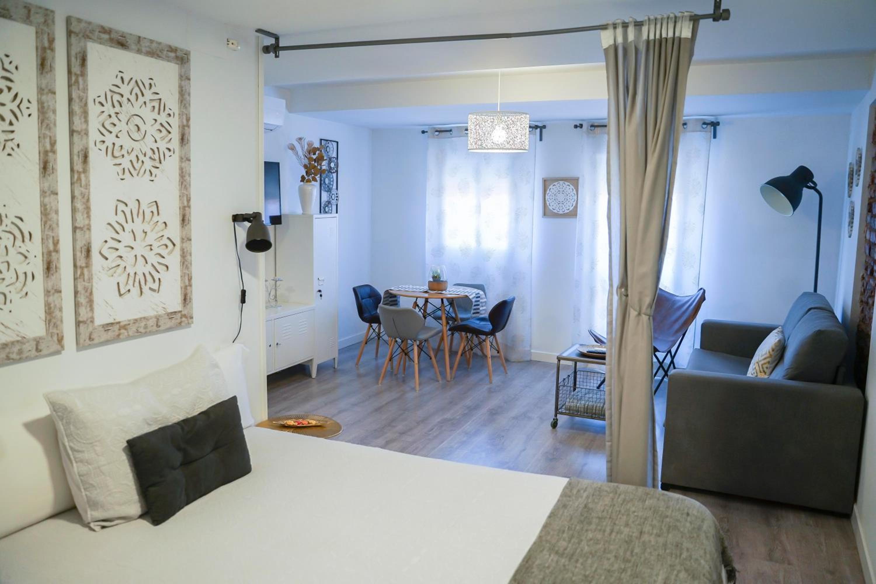 Studio Suites - Photo 21