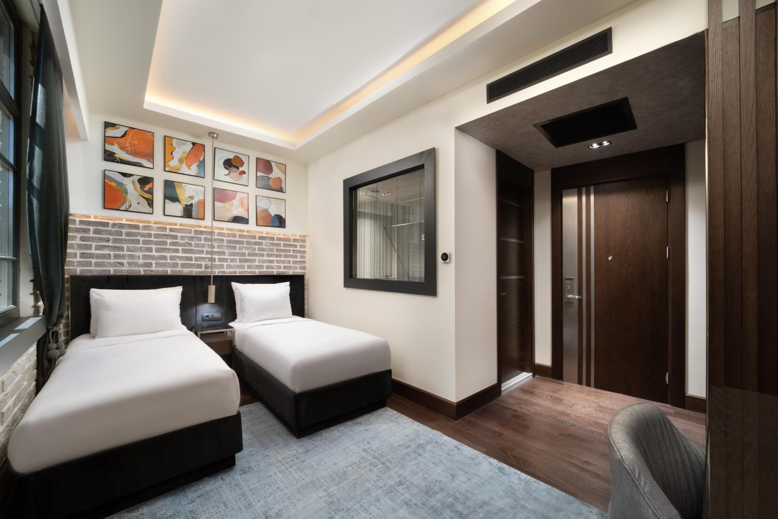 Karaköy Banque Standard Twin Room