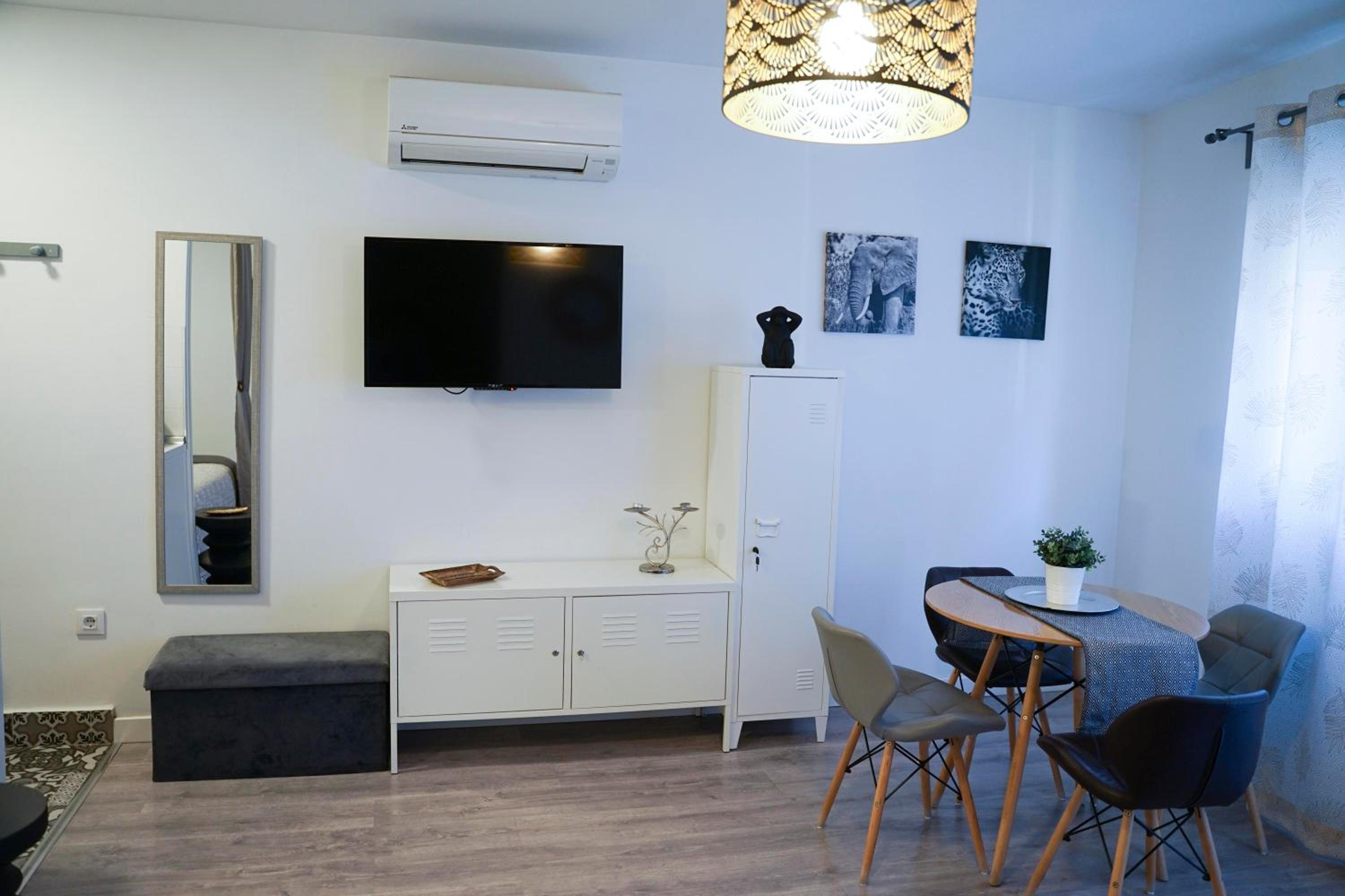 Studio Suites - Photo 9
