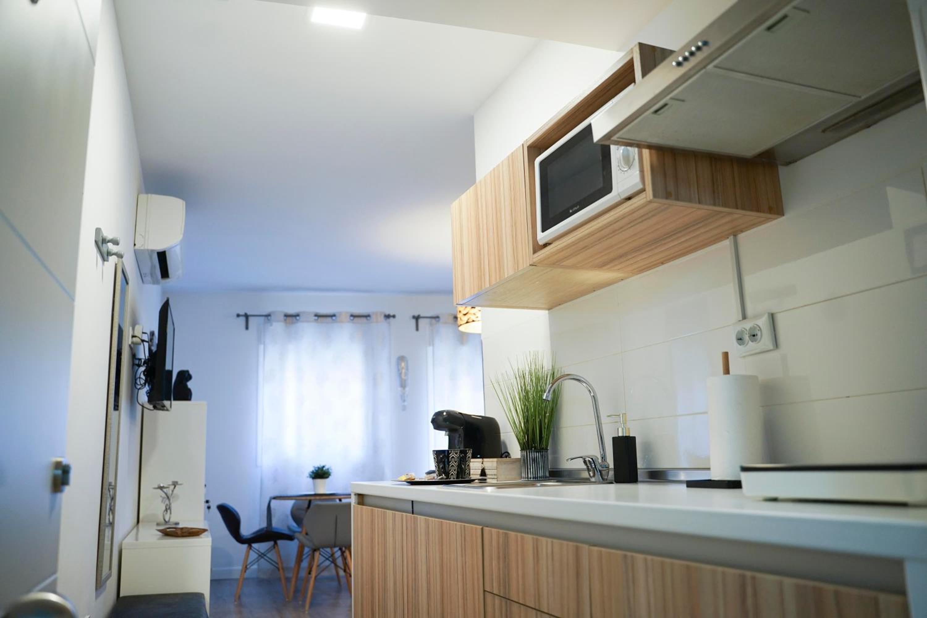 Studio Suites - Photo 7