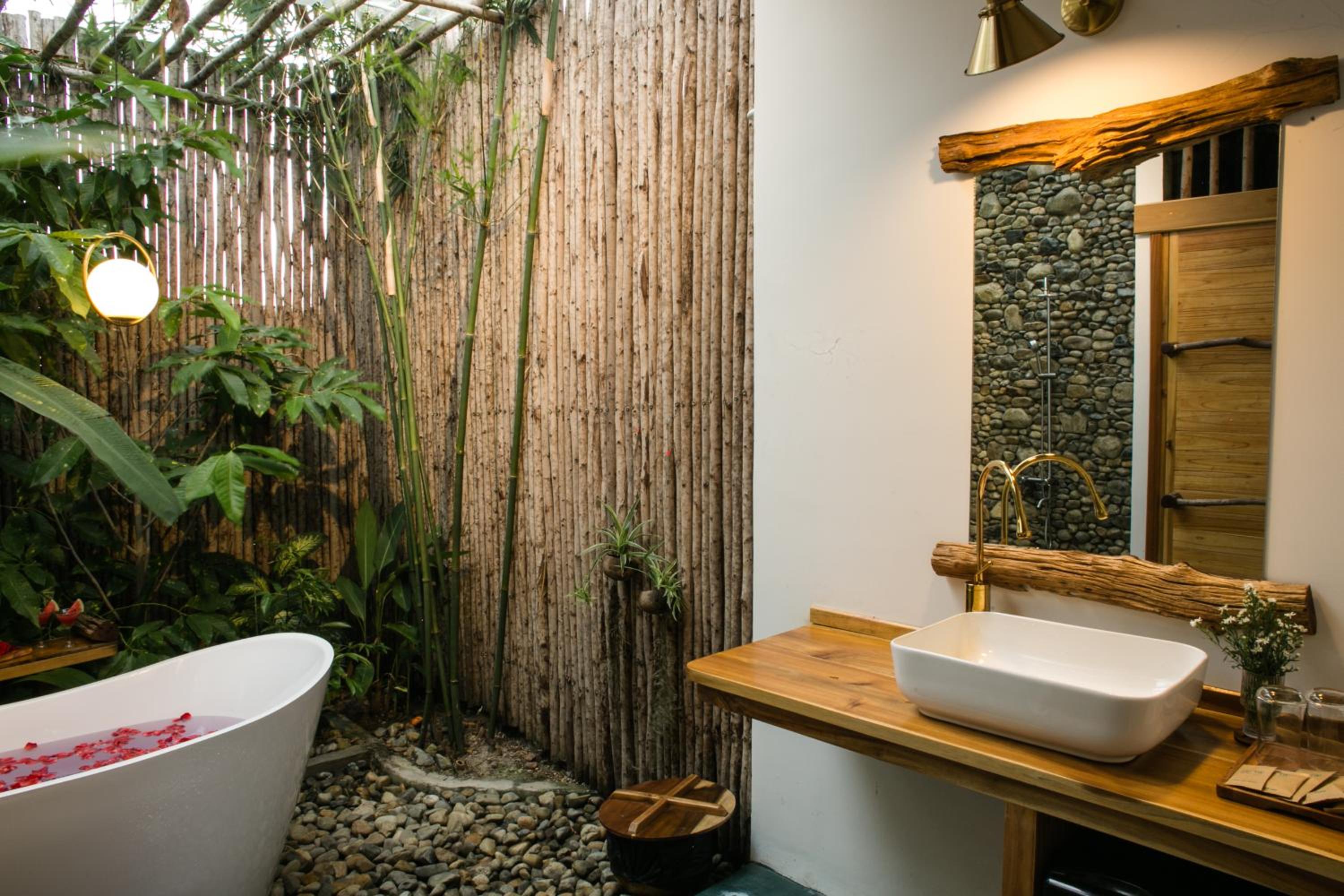 Deluxe Double Room with Bath photo 2