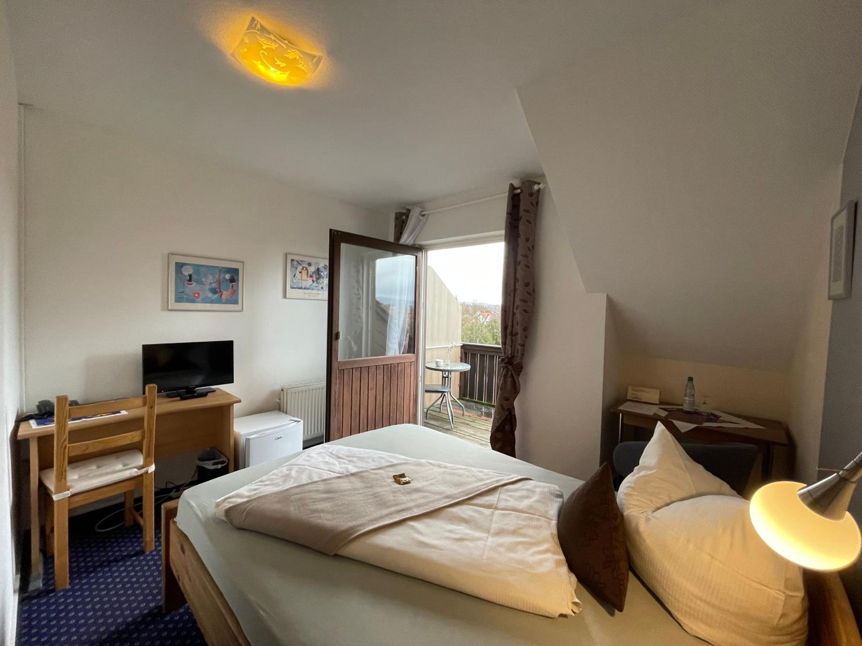 Single Room photo 3
