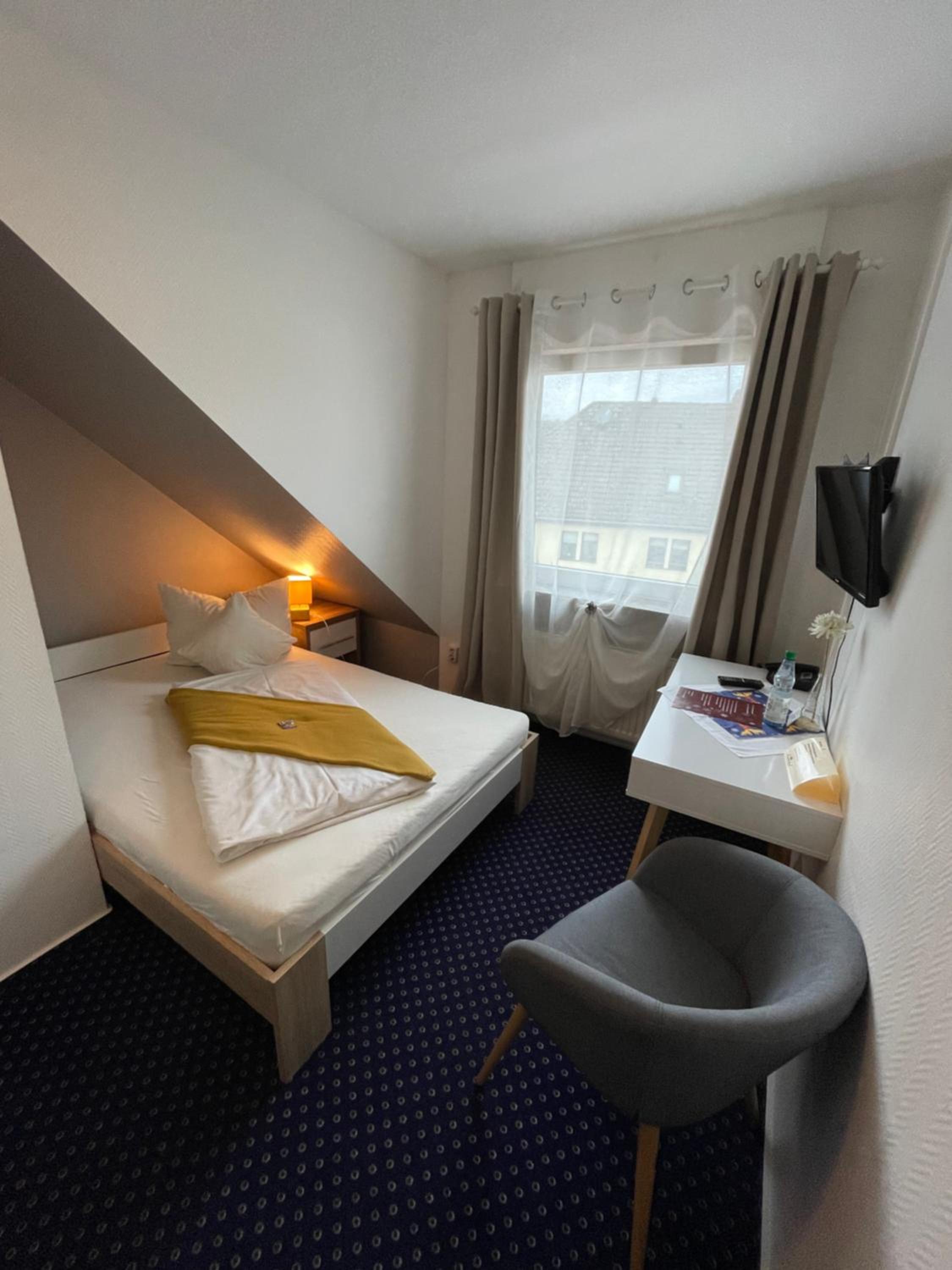 Single Room photo 3