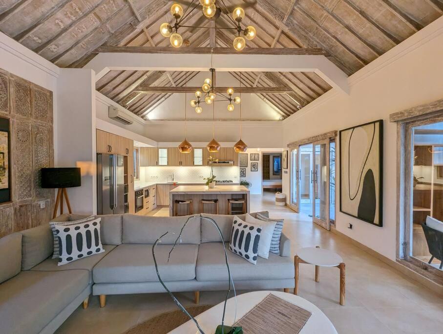 Three-Bedroom Villa photo 1