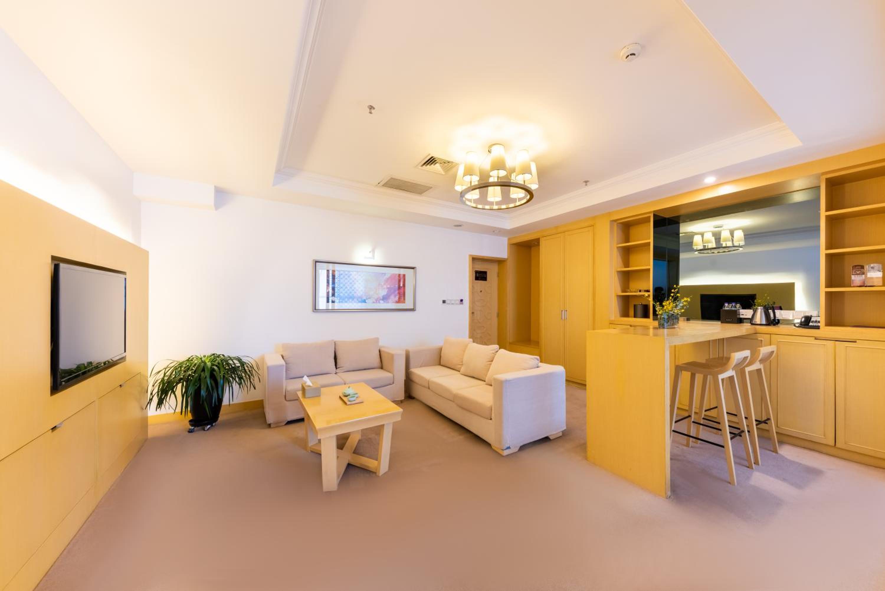 Superior King Suite