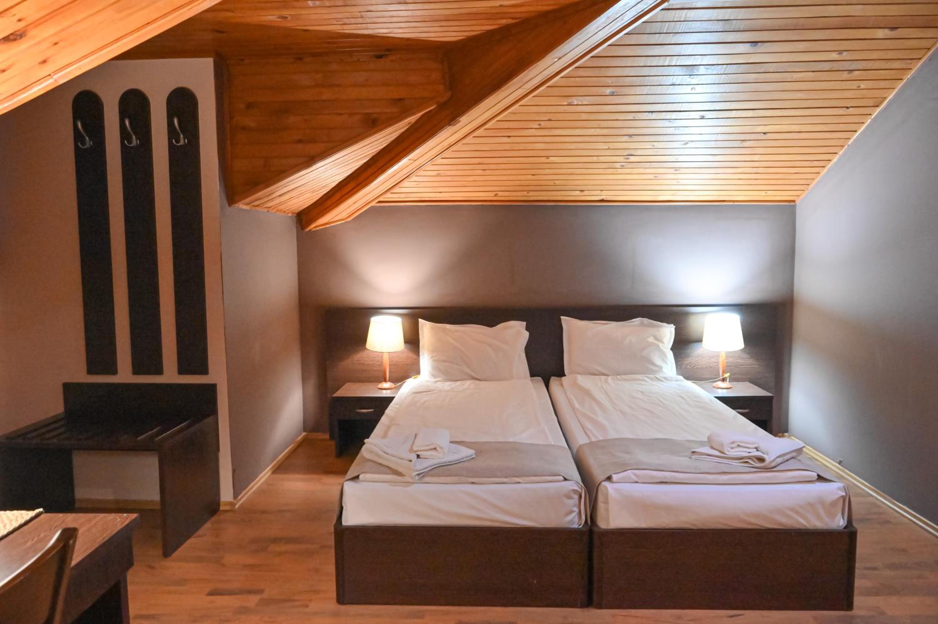 Triple Room - Attic photo 2