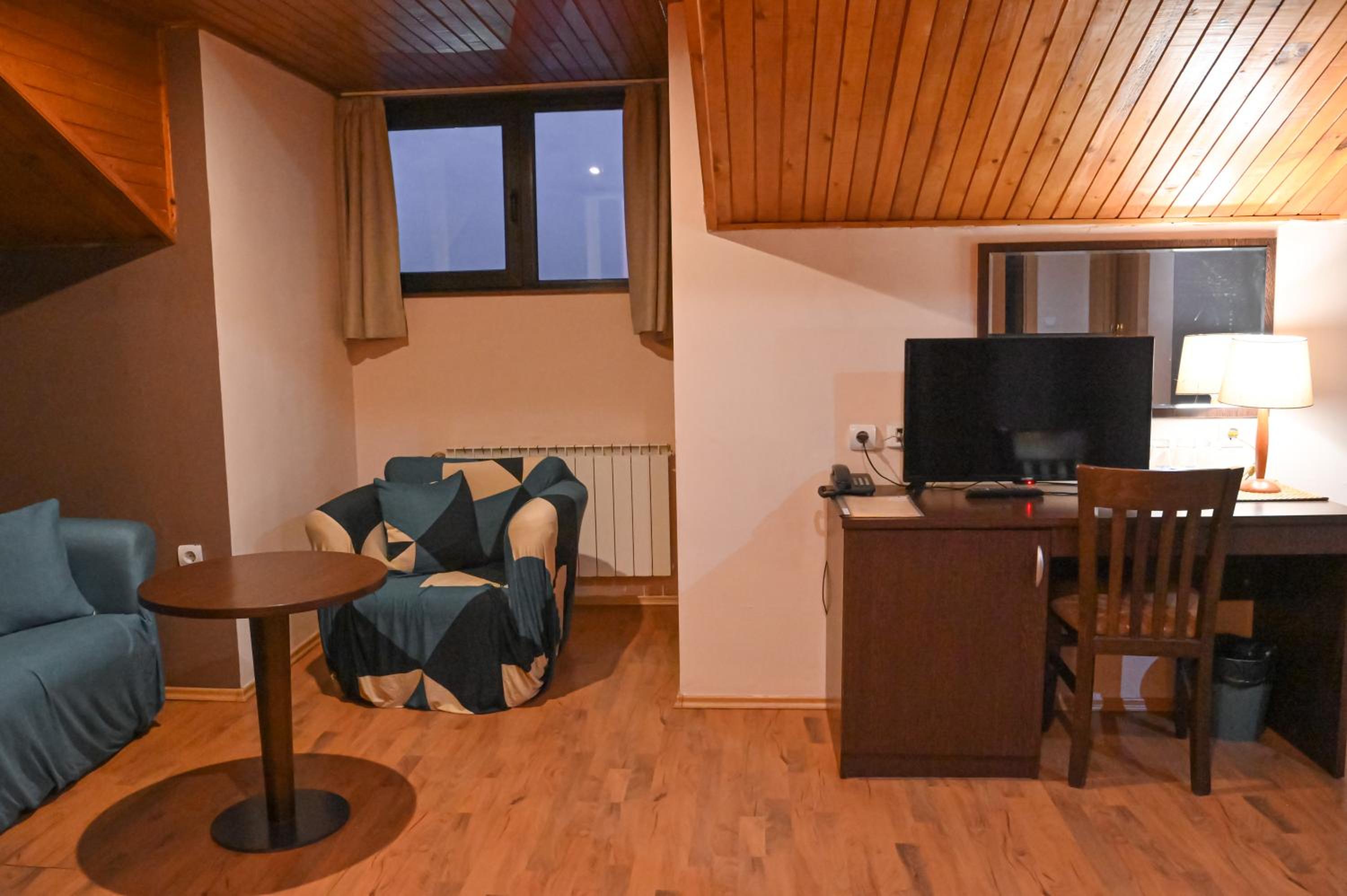 Triple Room - Attic photo 3