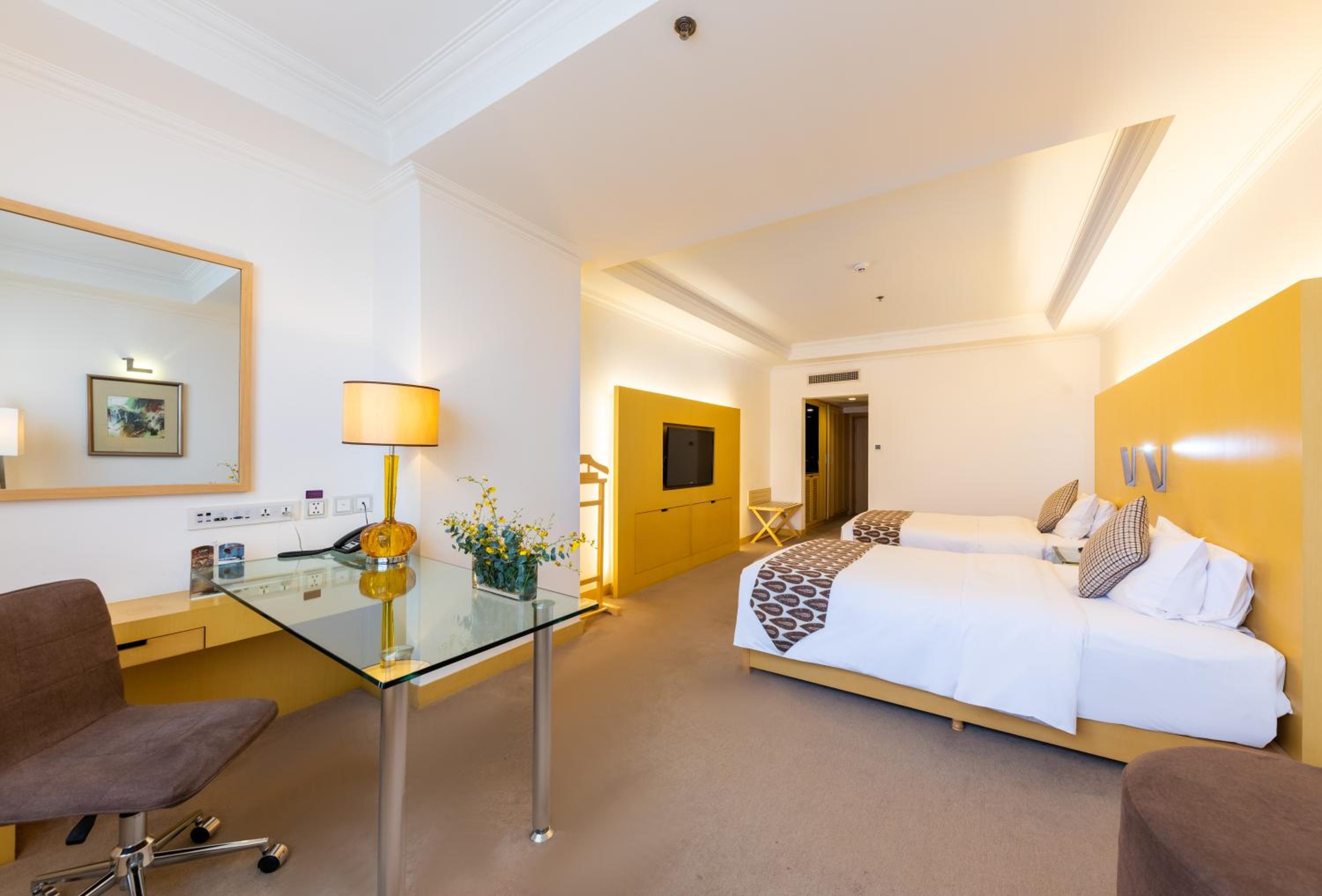 Deluxe Room Twin Beds