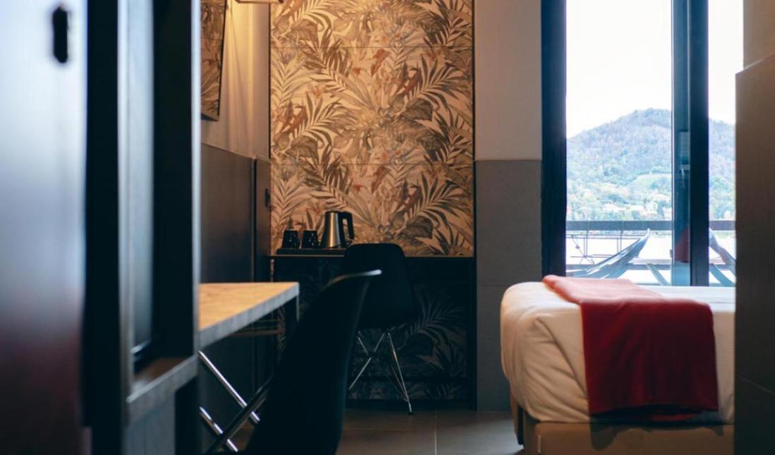 King Room with Lake View - Photo 2
