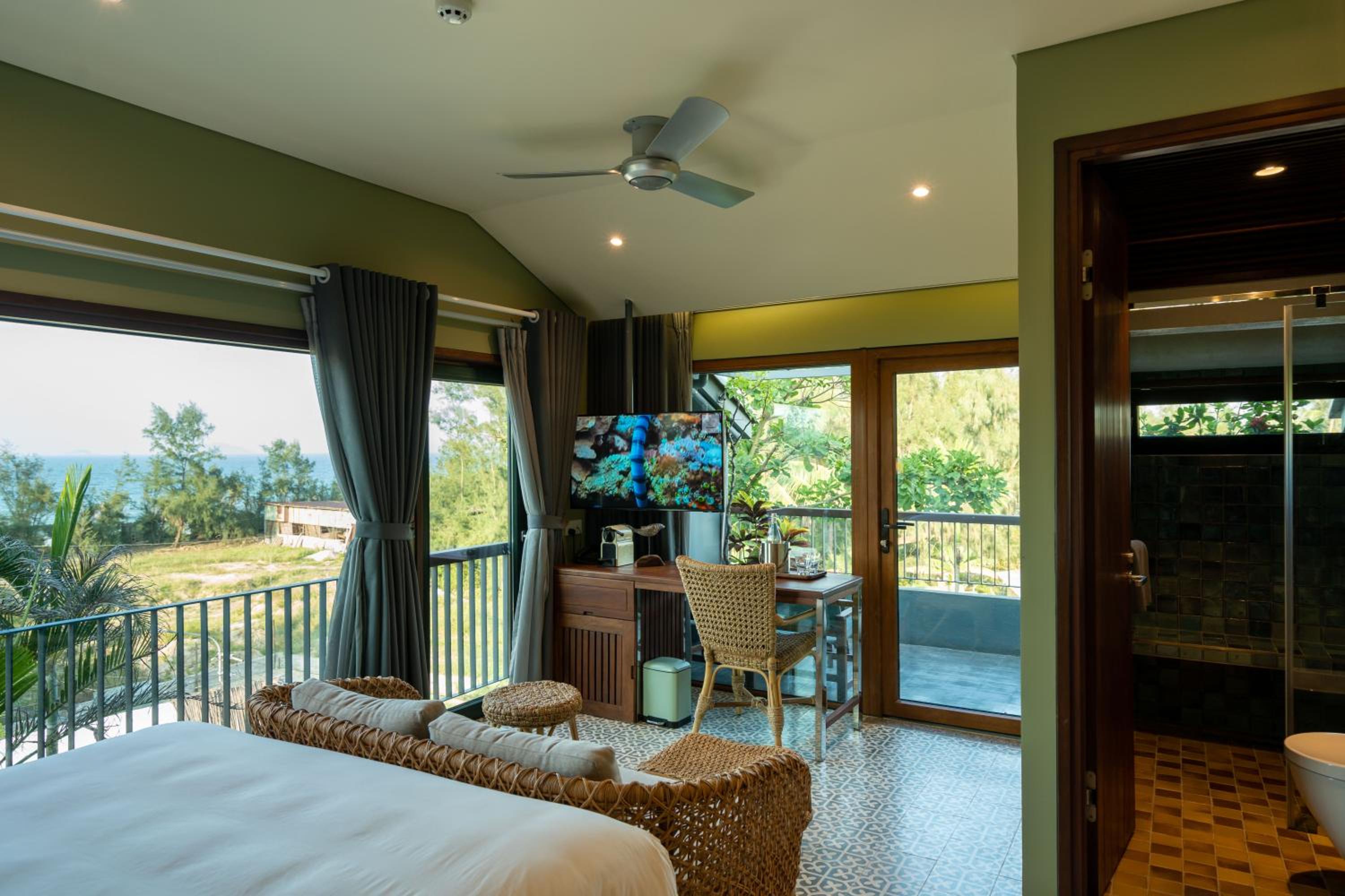 Queen Room with Sea View