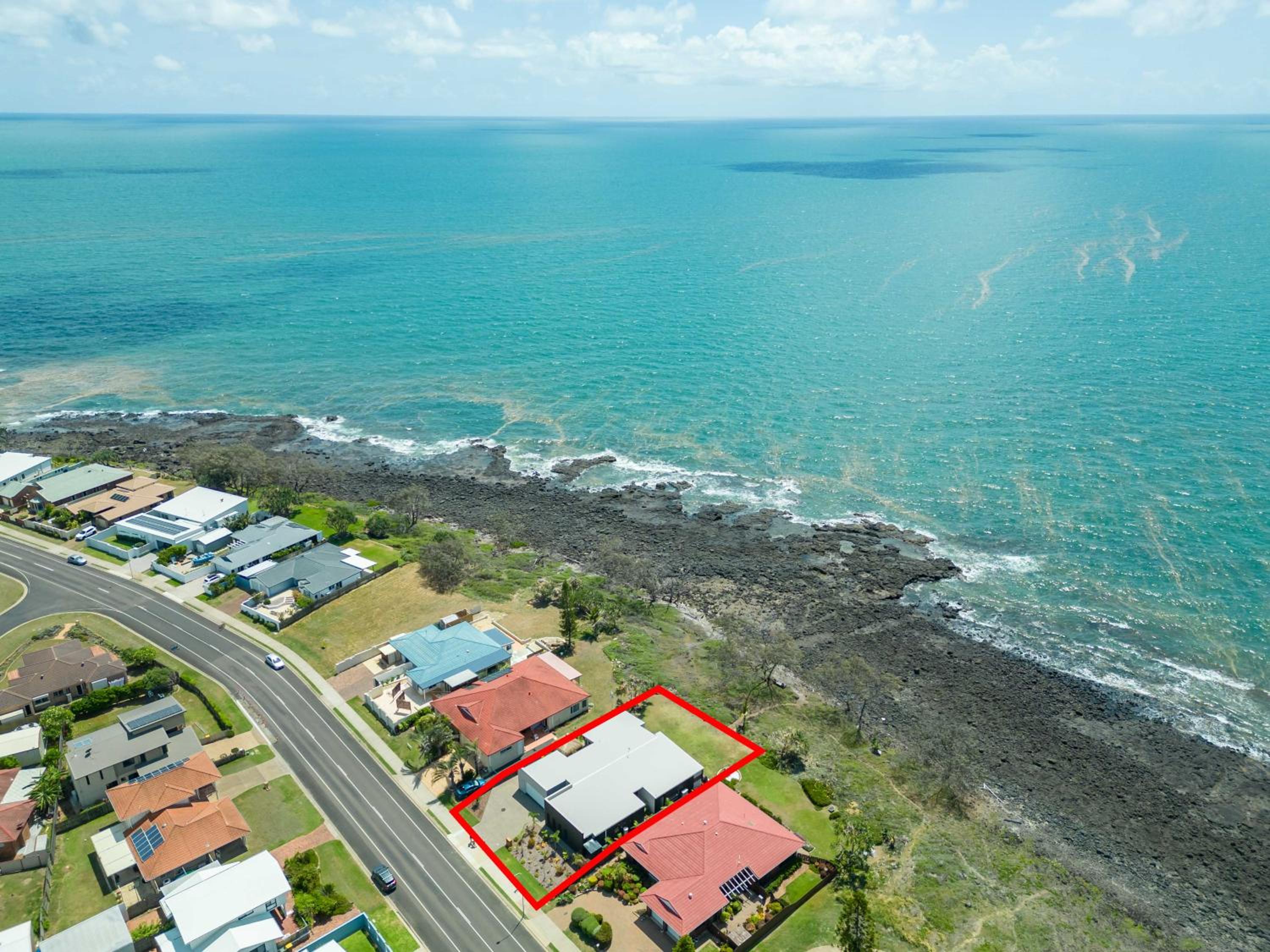 Deluxe Suite with Sea View photo 3