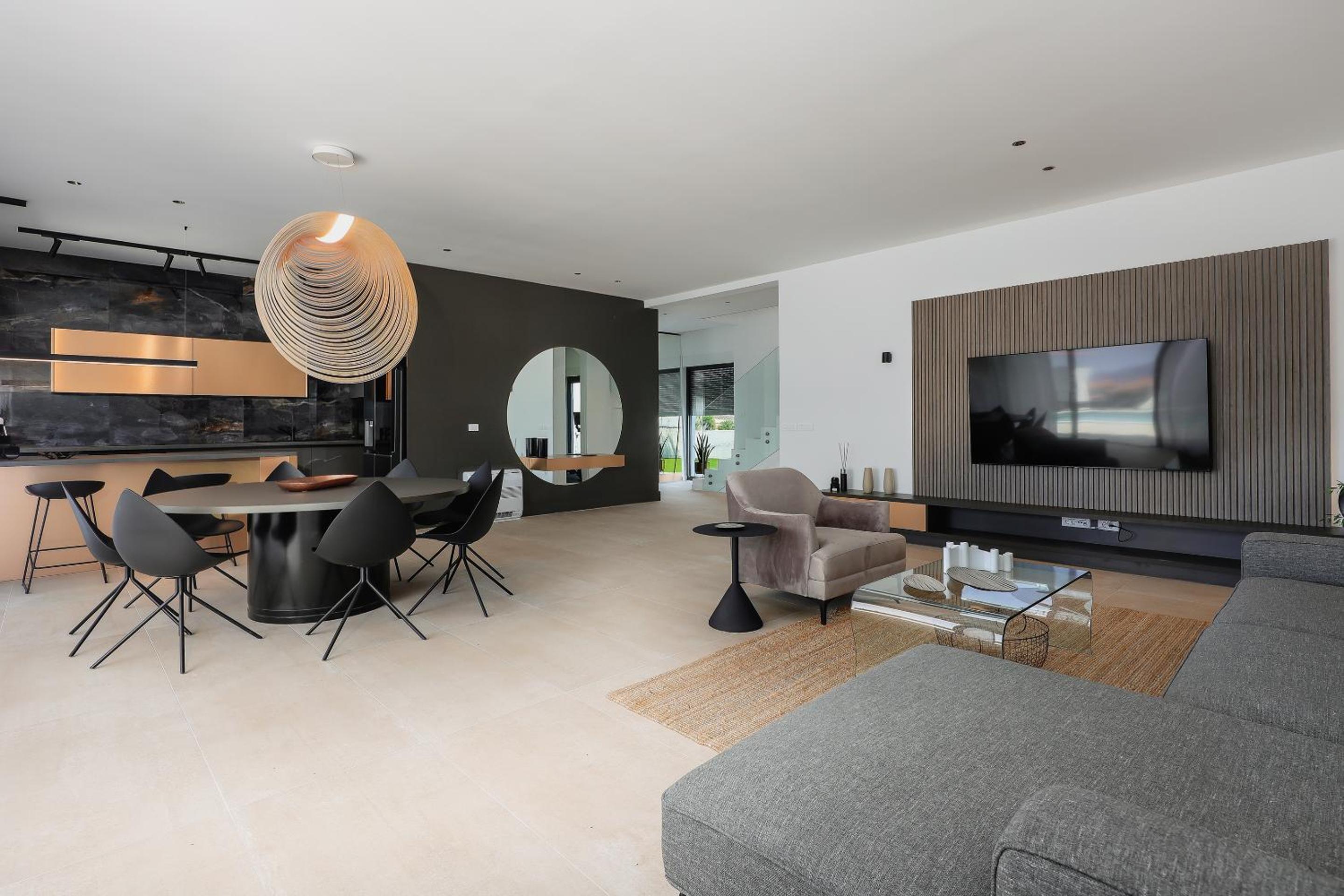 Villa photo 1