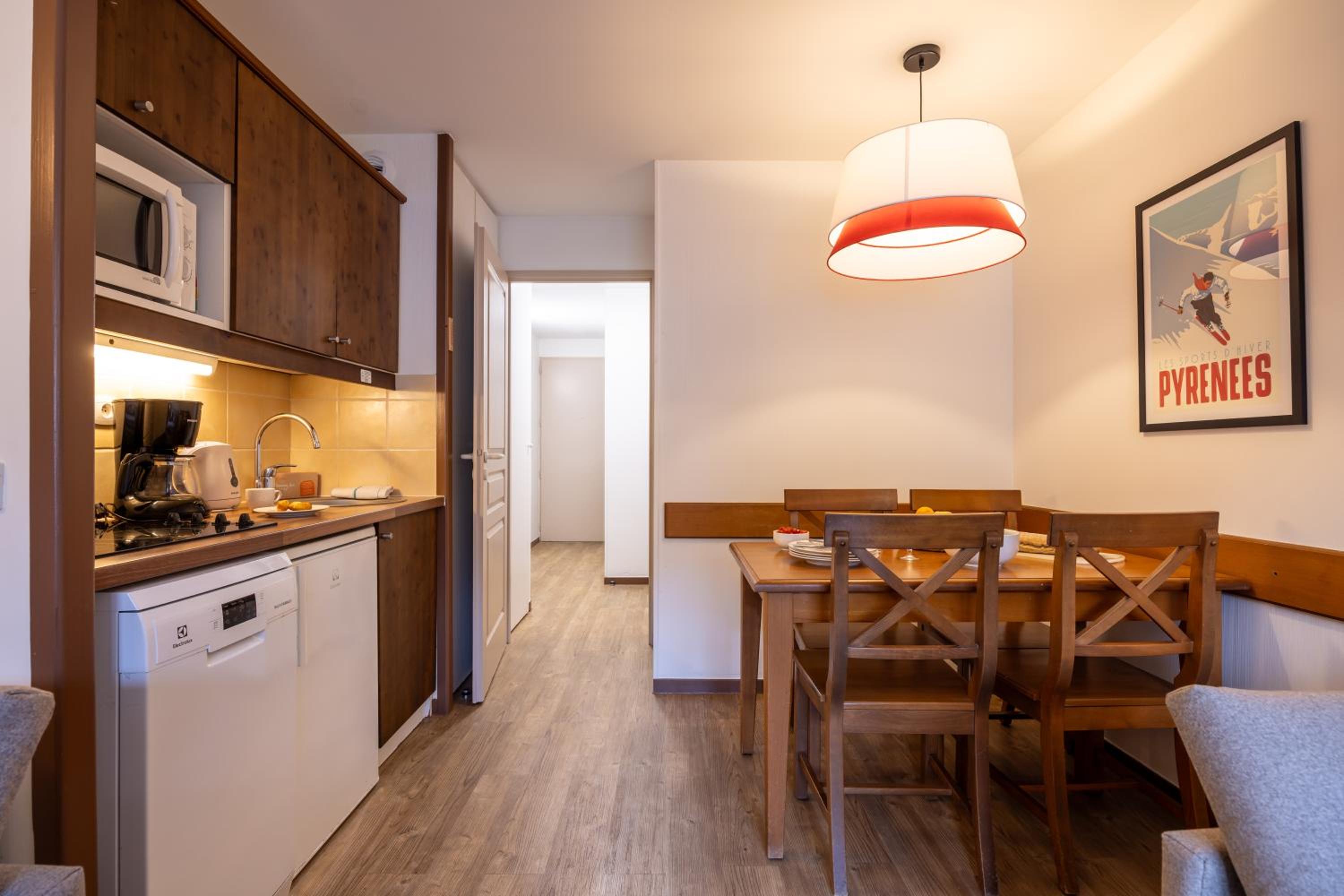 One-Bedroom Apartment (4 People) - Photo 3
