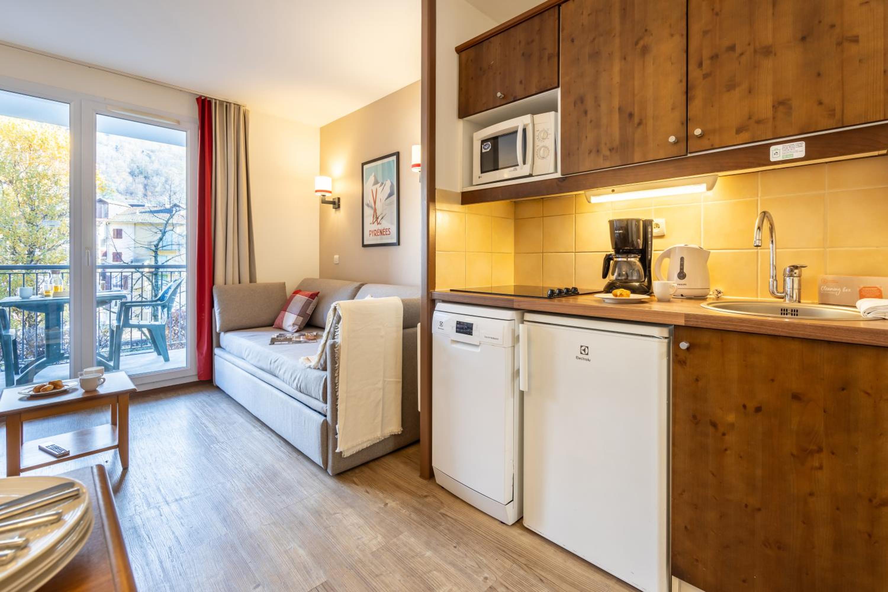 One-Bedroom Apartment (4 People) - Photo 7