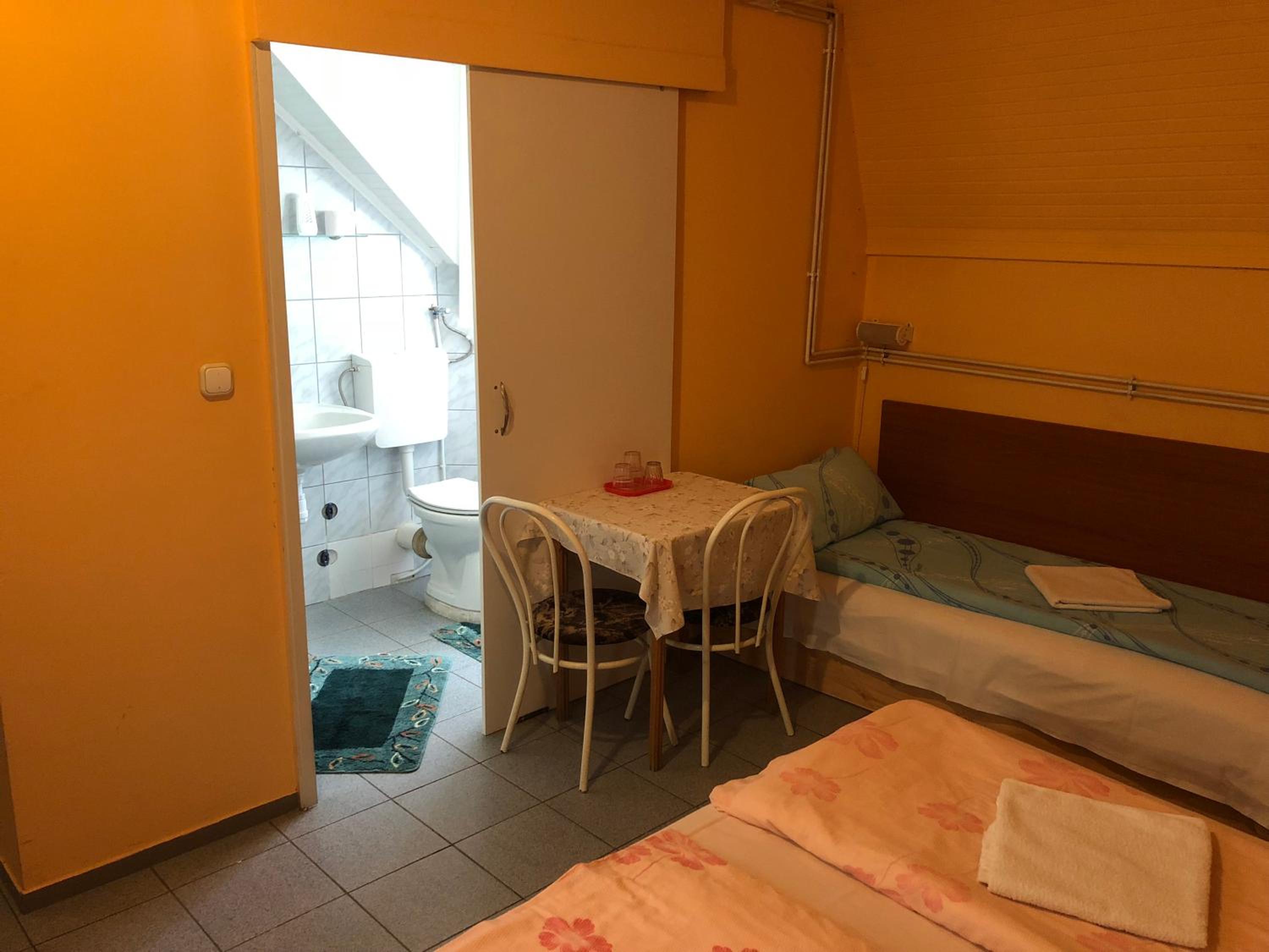 Triple Room with City View - Photo 3