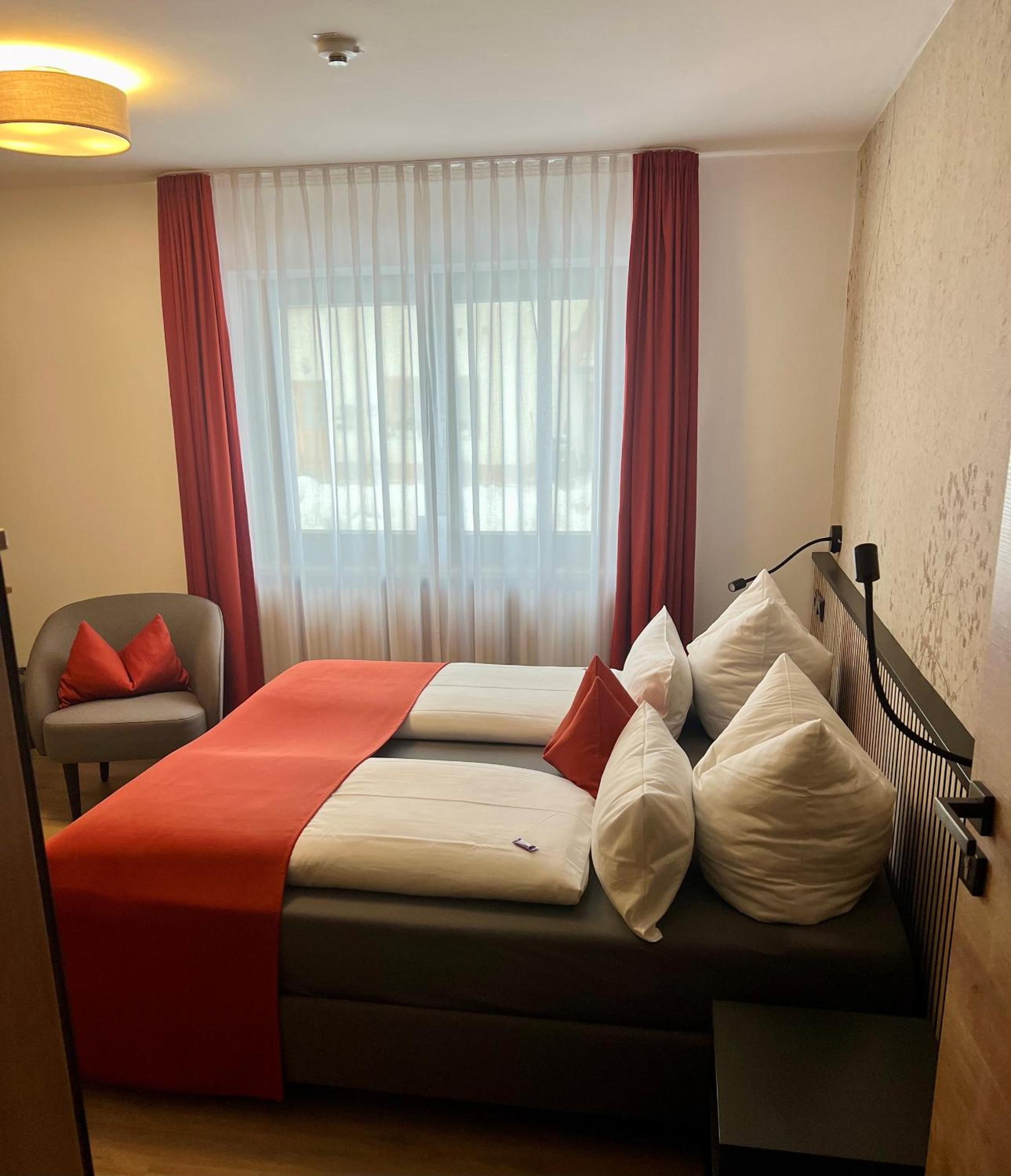 Standard Double Room - Photo 2