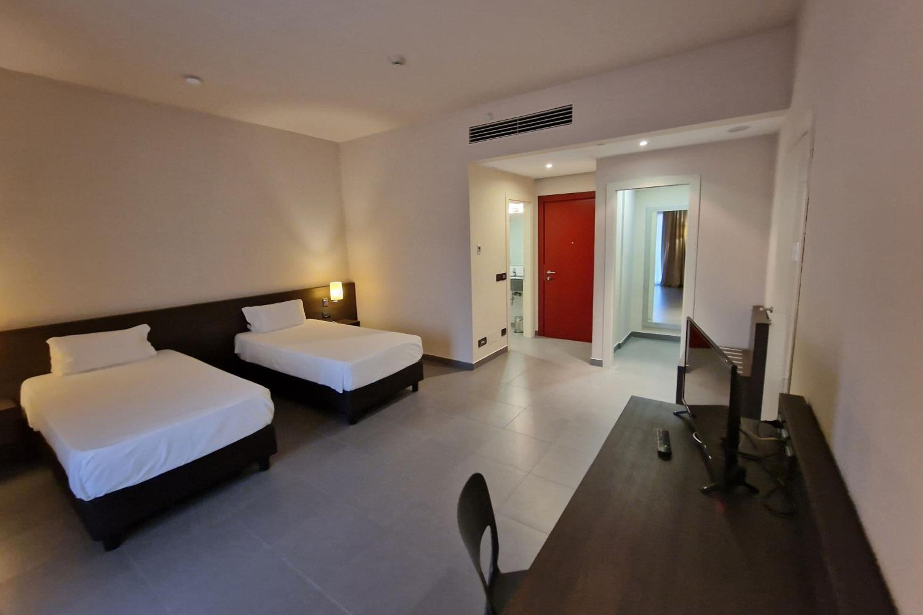Standard Twin Room with Balcony photo 1