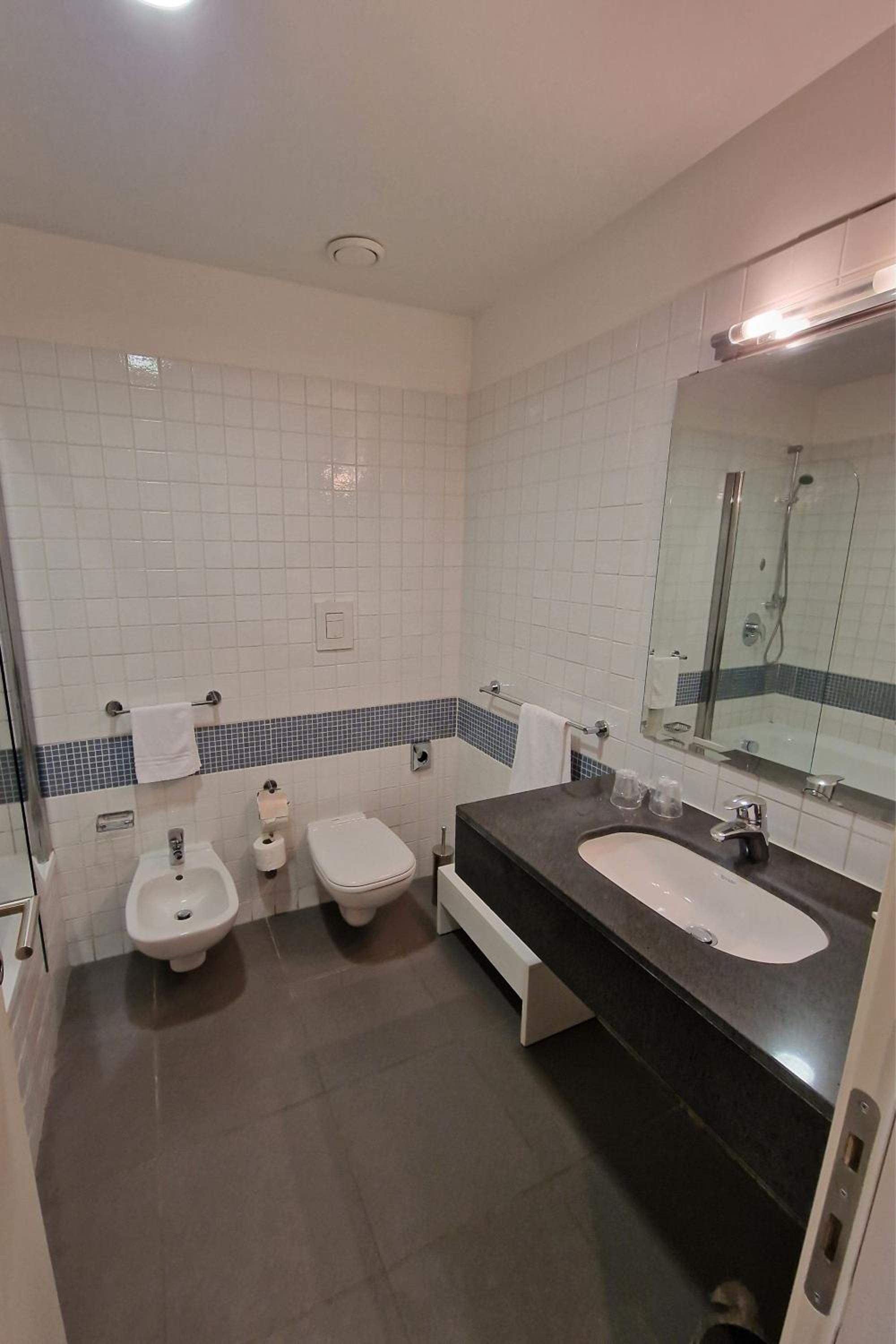 Executive King Room with Balcony photo 3