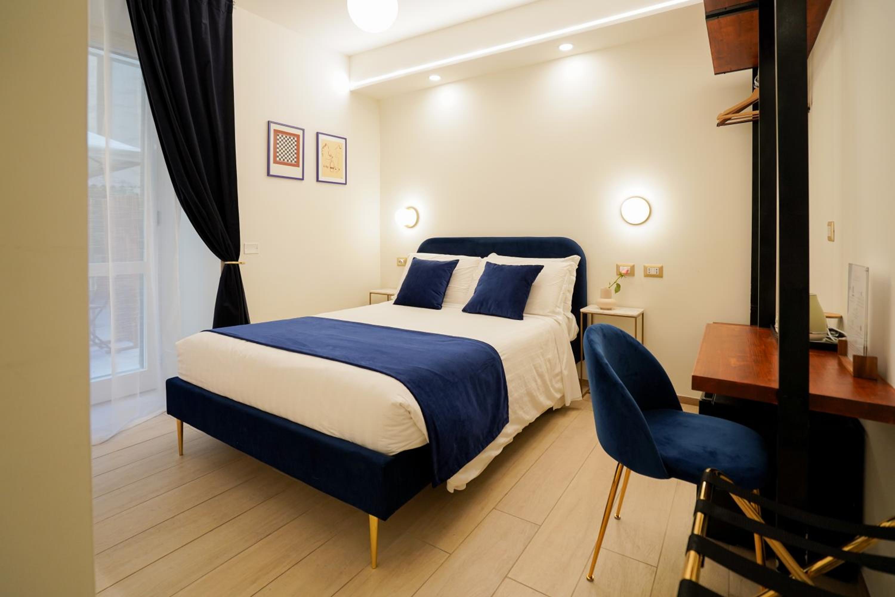 Small Double Room photo 1