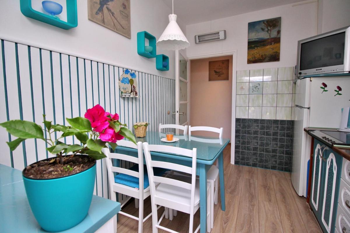 Studio Apartment photo 3