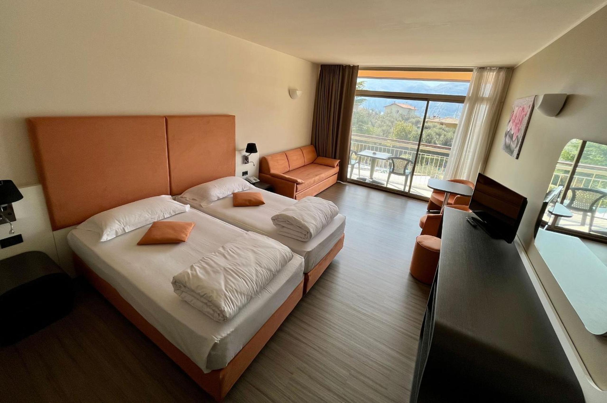 Design Twin Room photo 1