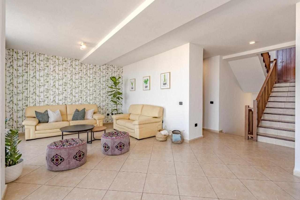 Villa de Tres Habitaciones