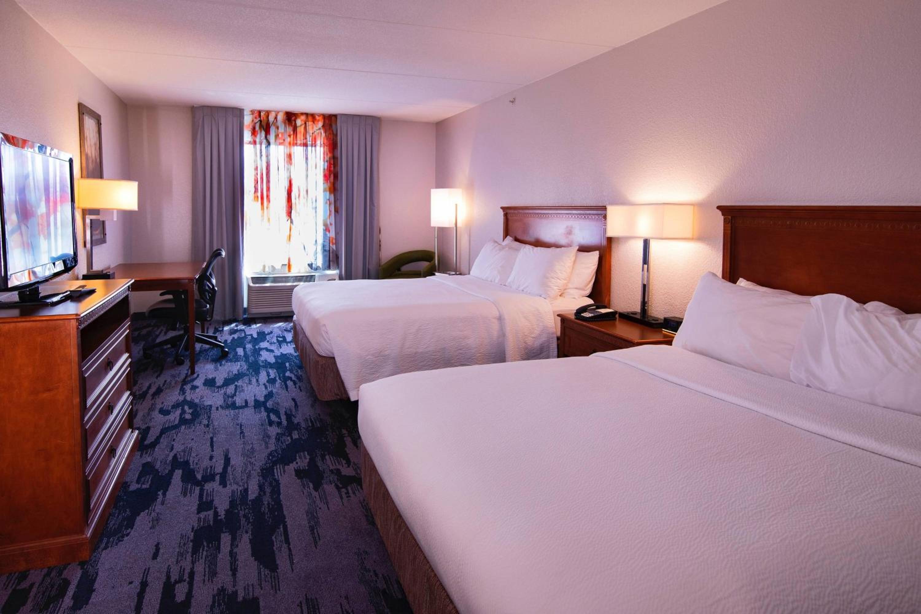 Queen Room with Two Queen Beds - Photo 1