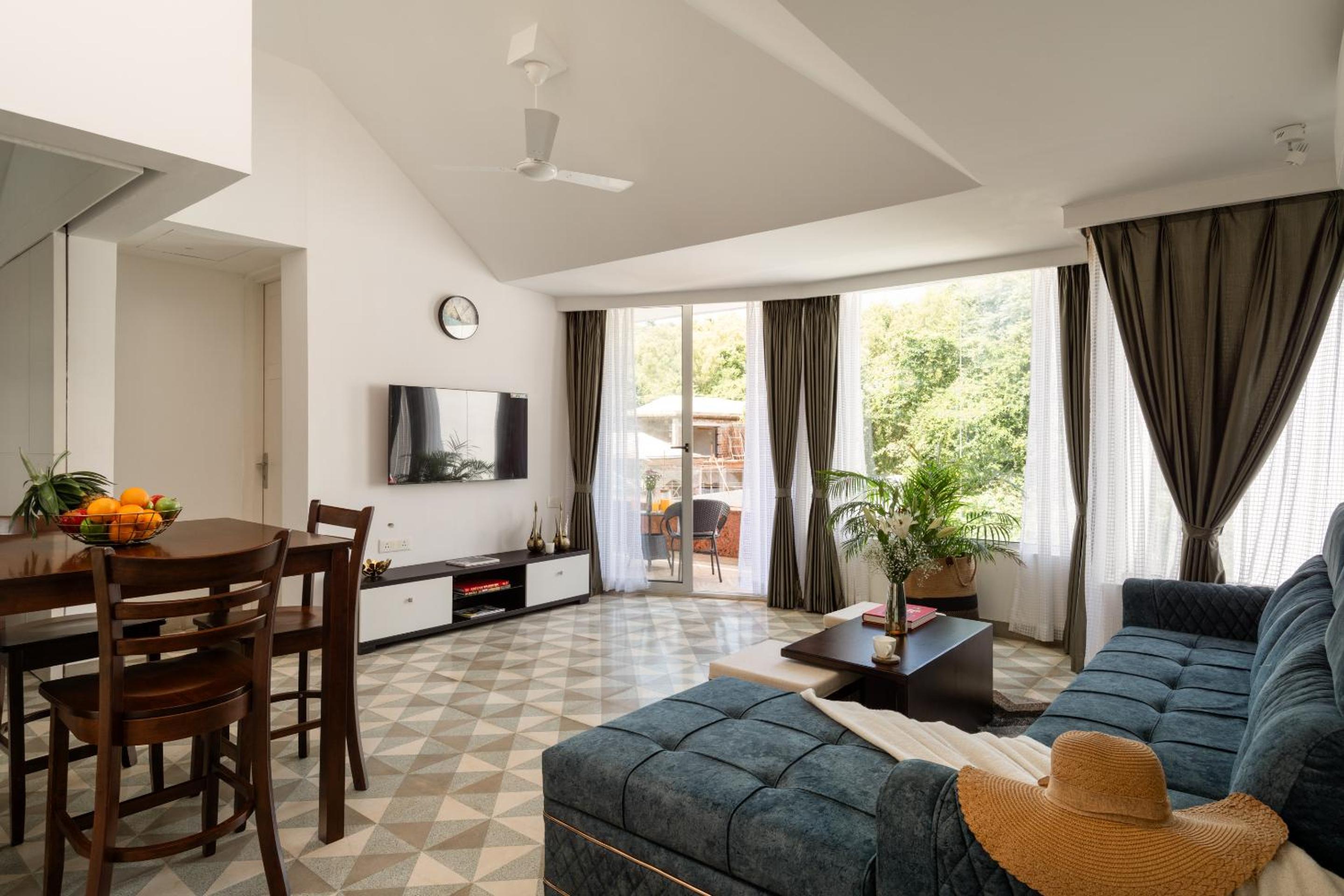El Raso 202|Common Pool |Second Floor|Balcony|Patio|Wifi photo 3
