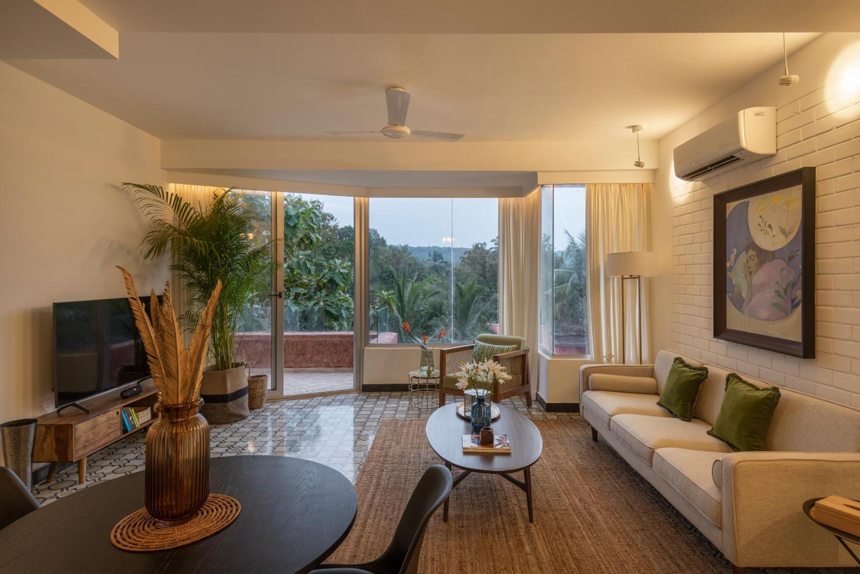 El Raso 206|Common Pool |Second Floor|Balcony|Patio|Wifi photo 3