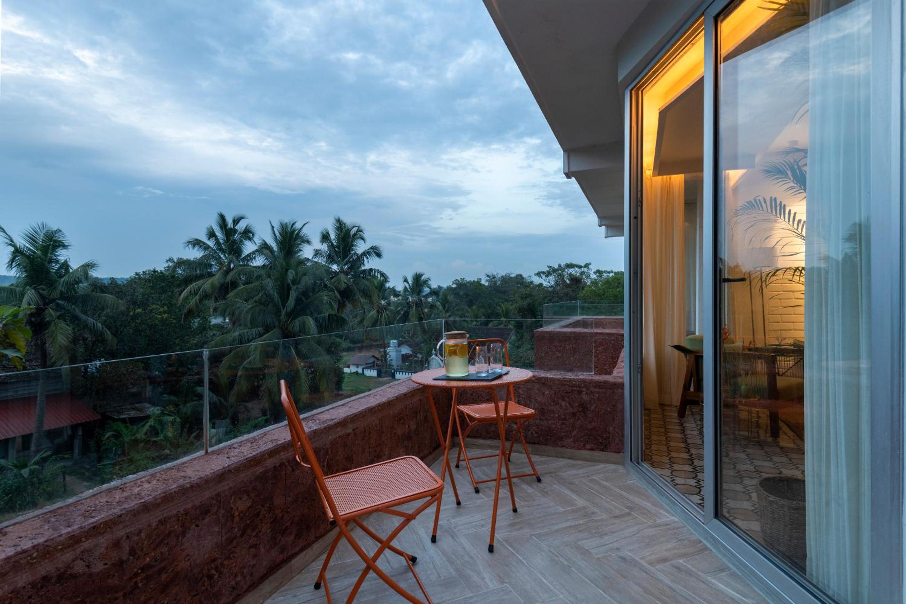 El Raso 206|Common Pool |Second Floor|Balcony|Patio|Wifi photo 2