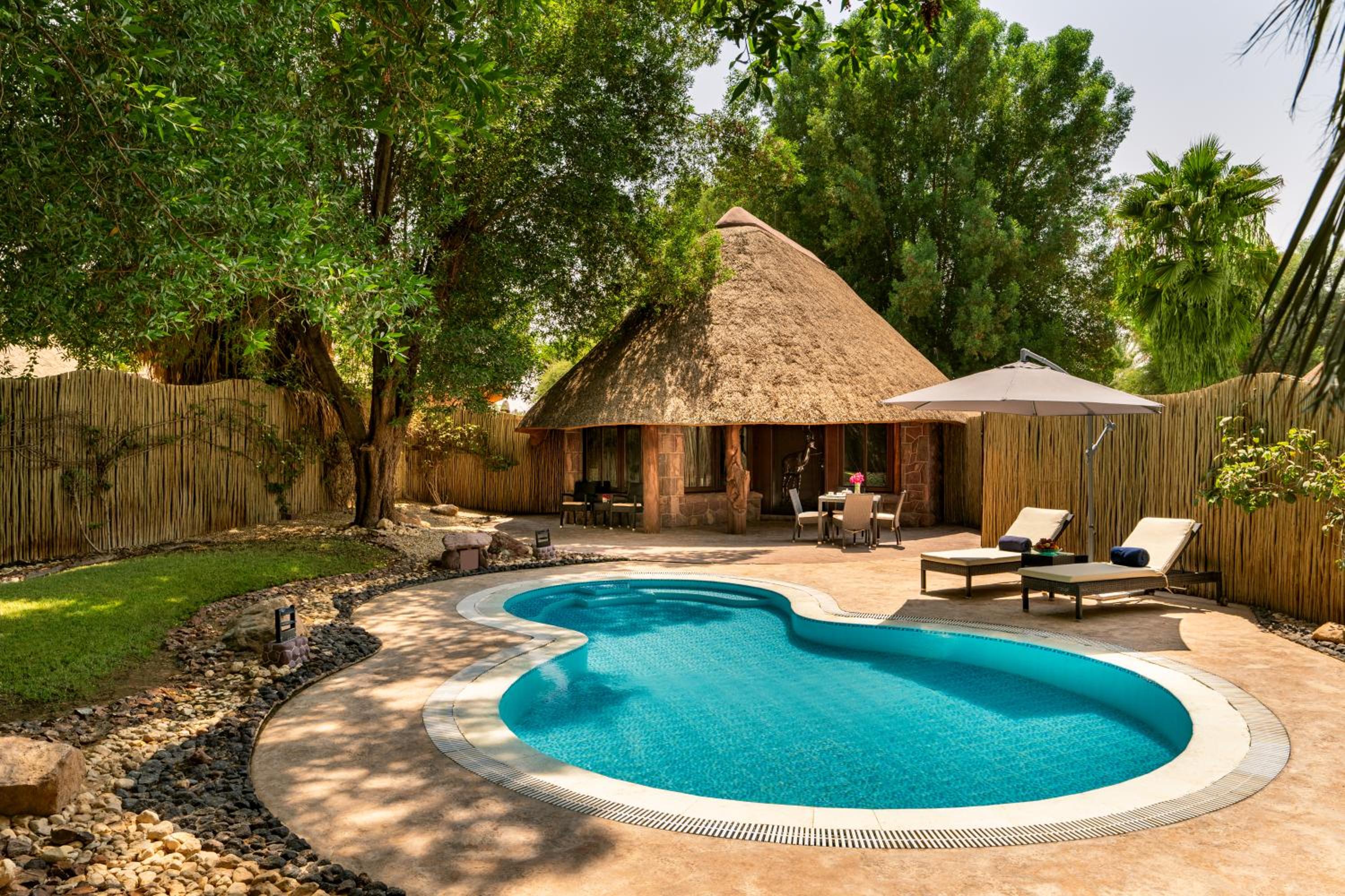 Terrace Villa with Private Pool and Garden - Photo 5