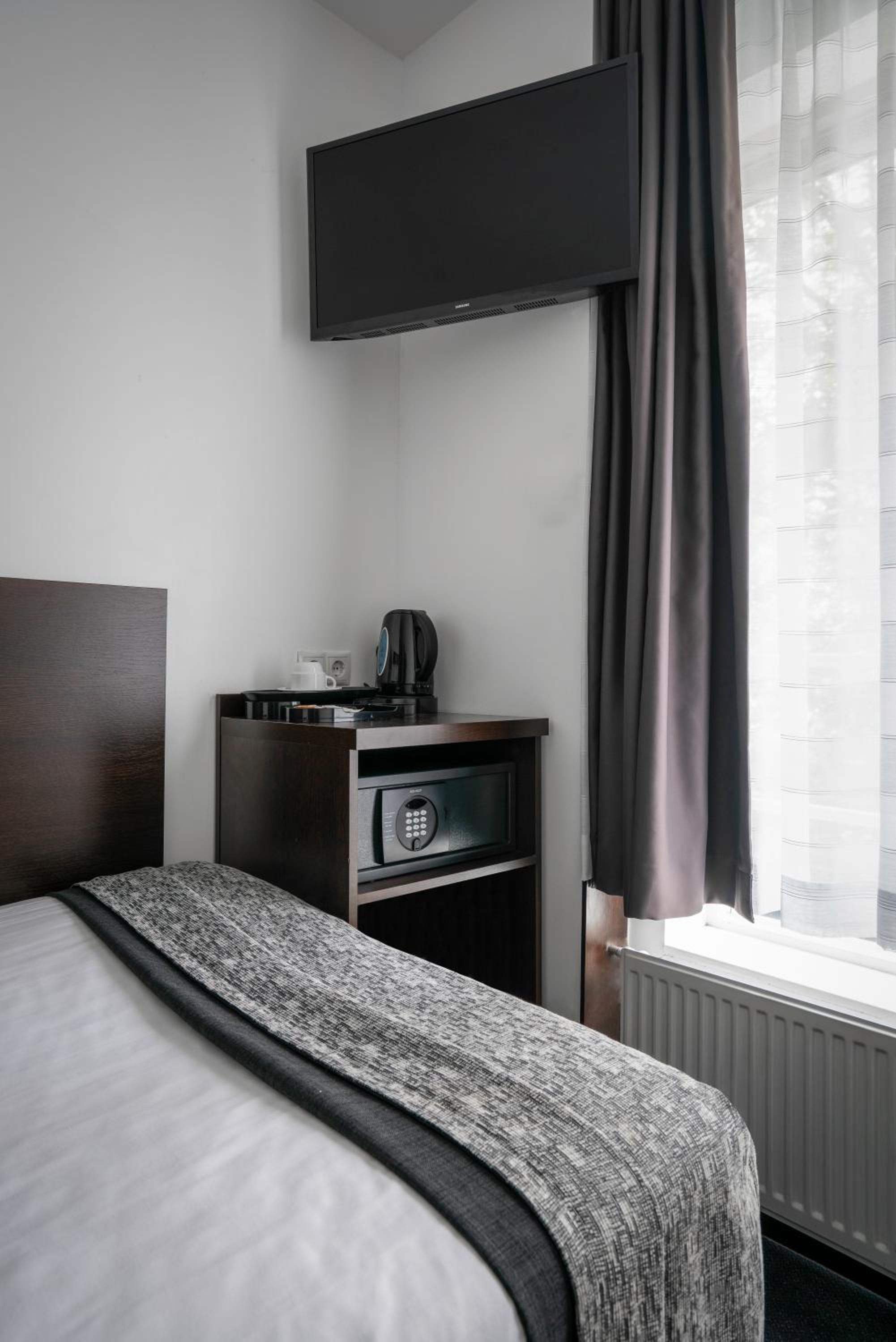 Single Room photo 2
