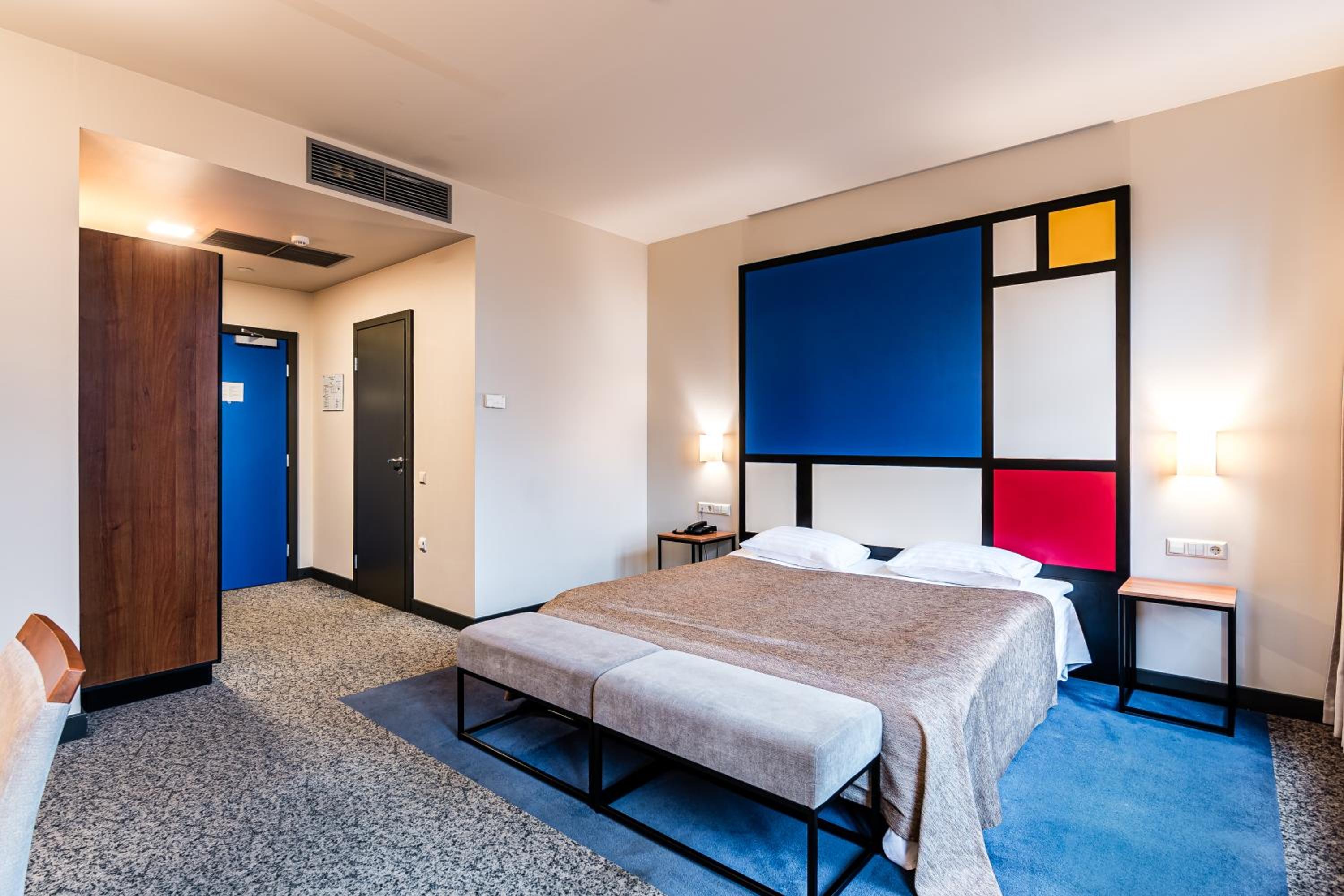 Standard Double Room - Photo 9