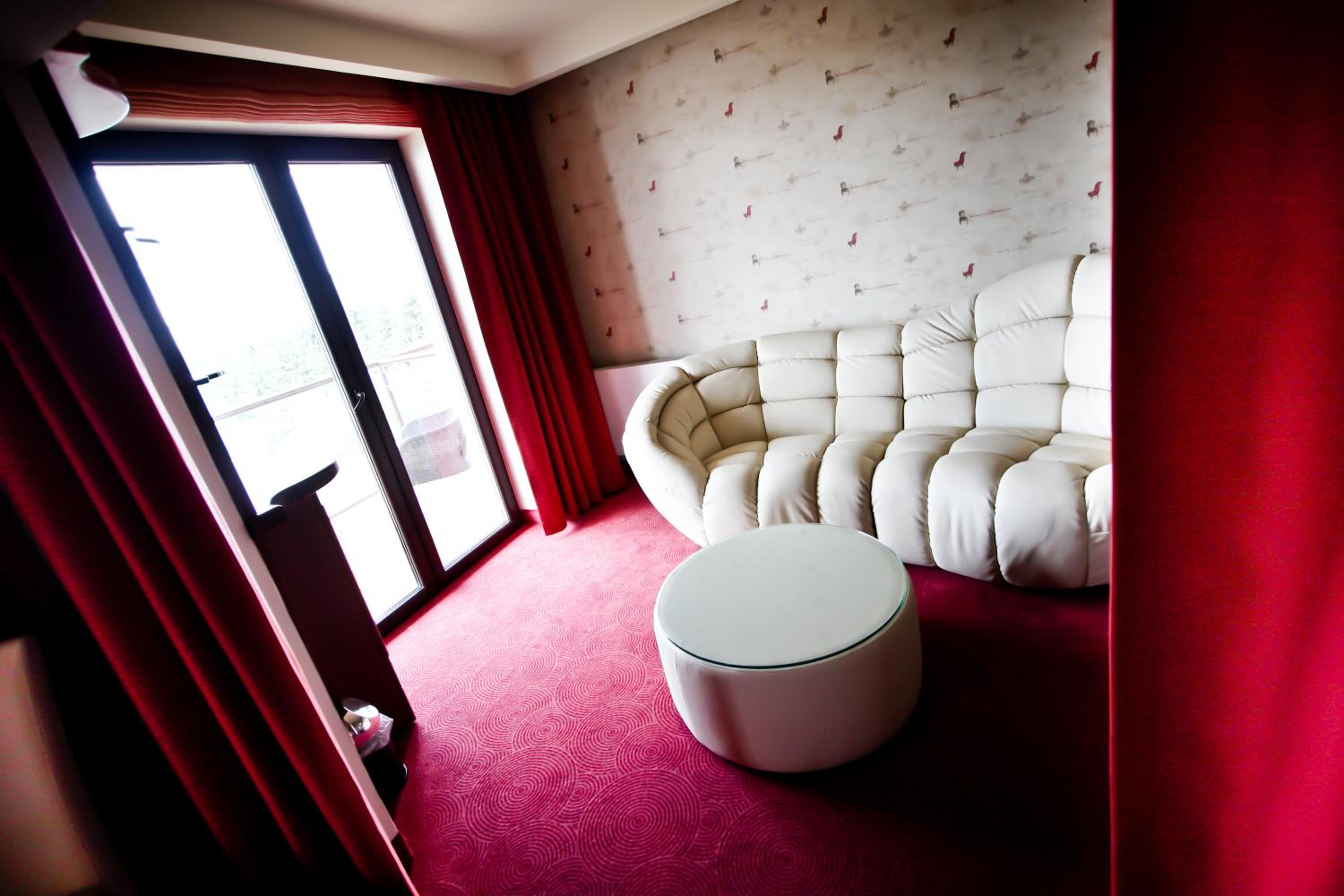 One-Bedroom Apartment with Jacuzzi - Photo 1