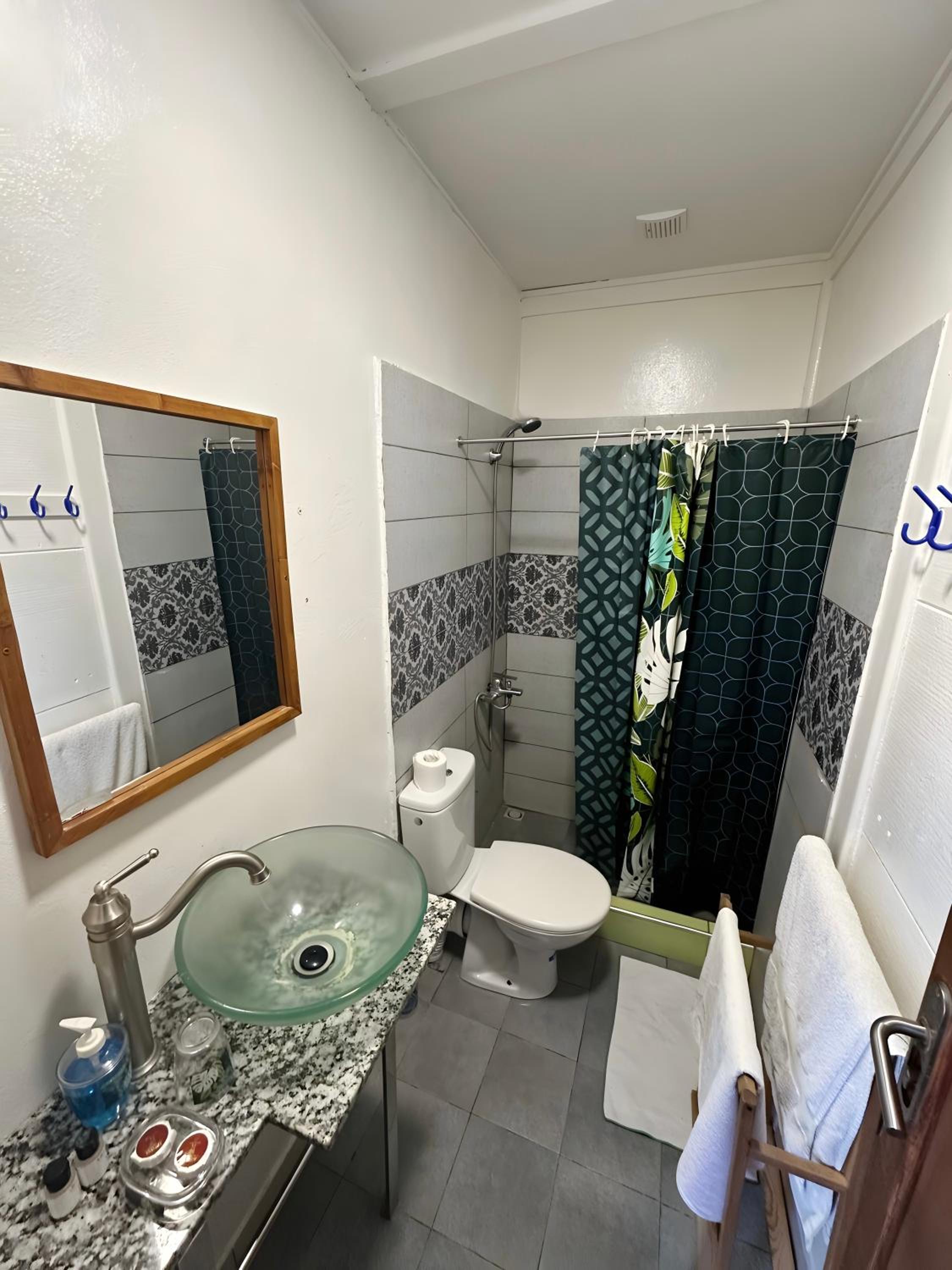 Double Room with Private Bathroom - Photo 2