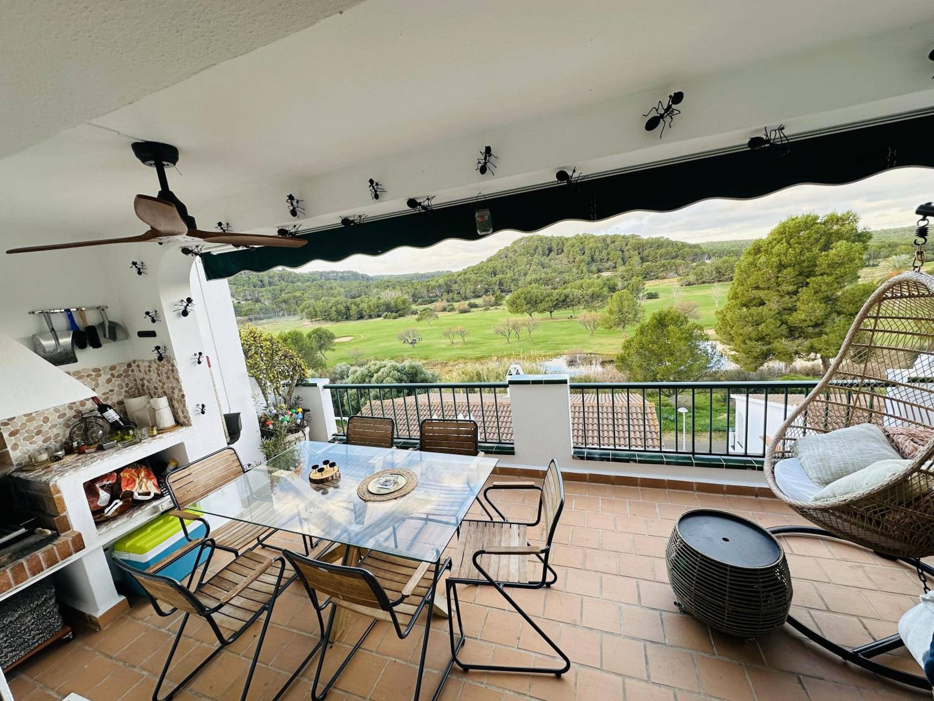 Three-Bedroom Premium Apartment with Balcony photo 2