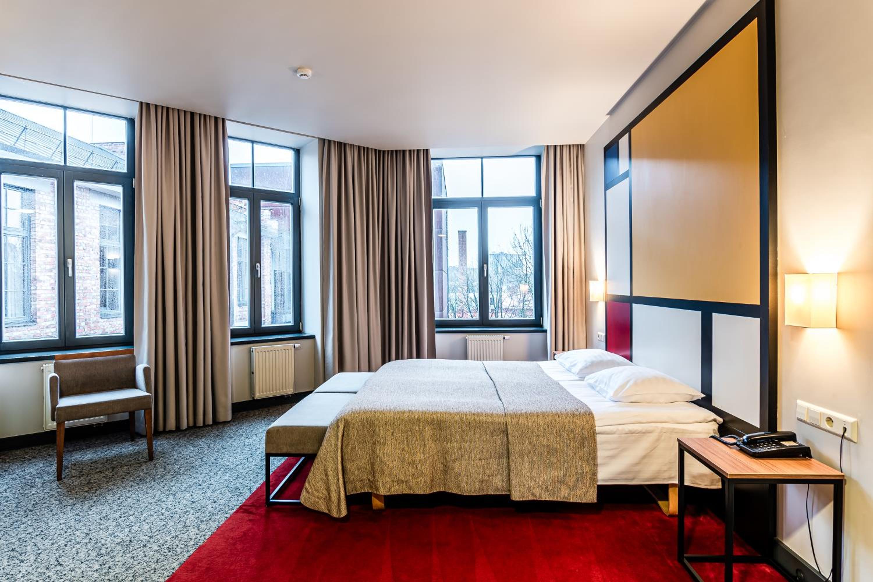 Standard Double Room - Photo 13
