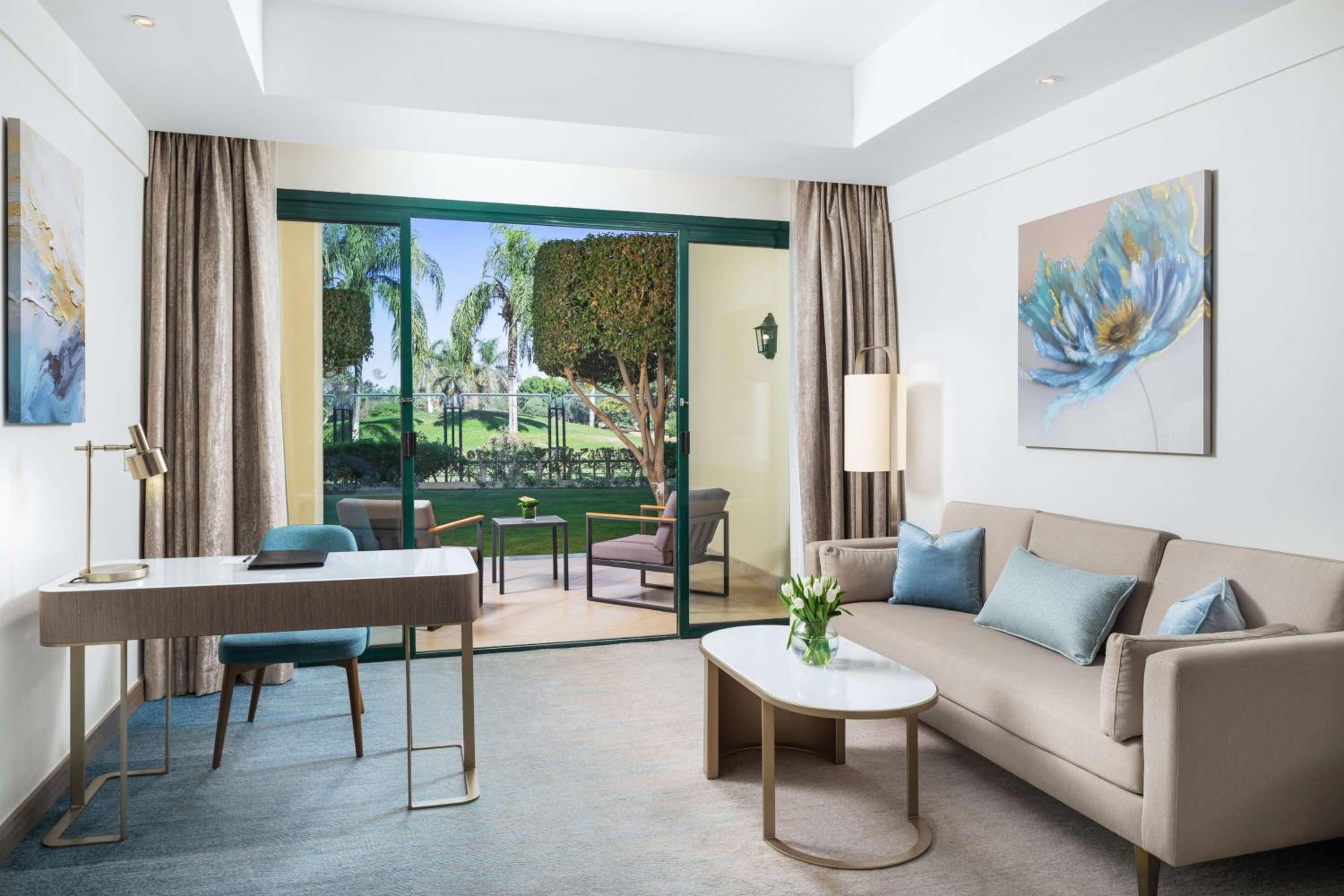 Executive Premier King Room - Photo 4