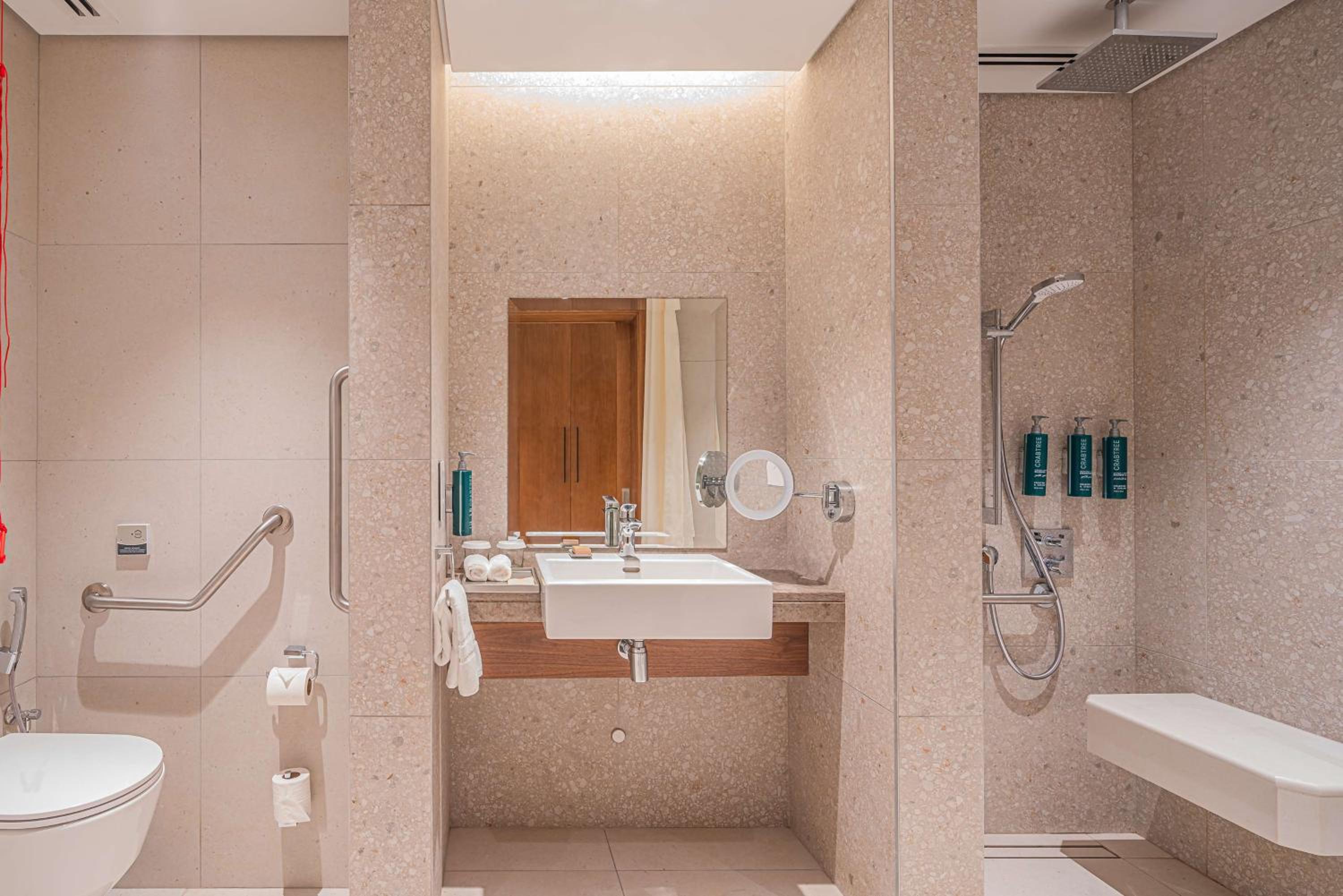 Deluxe King Room - Photo 17