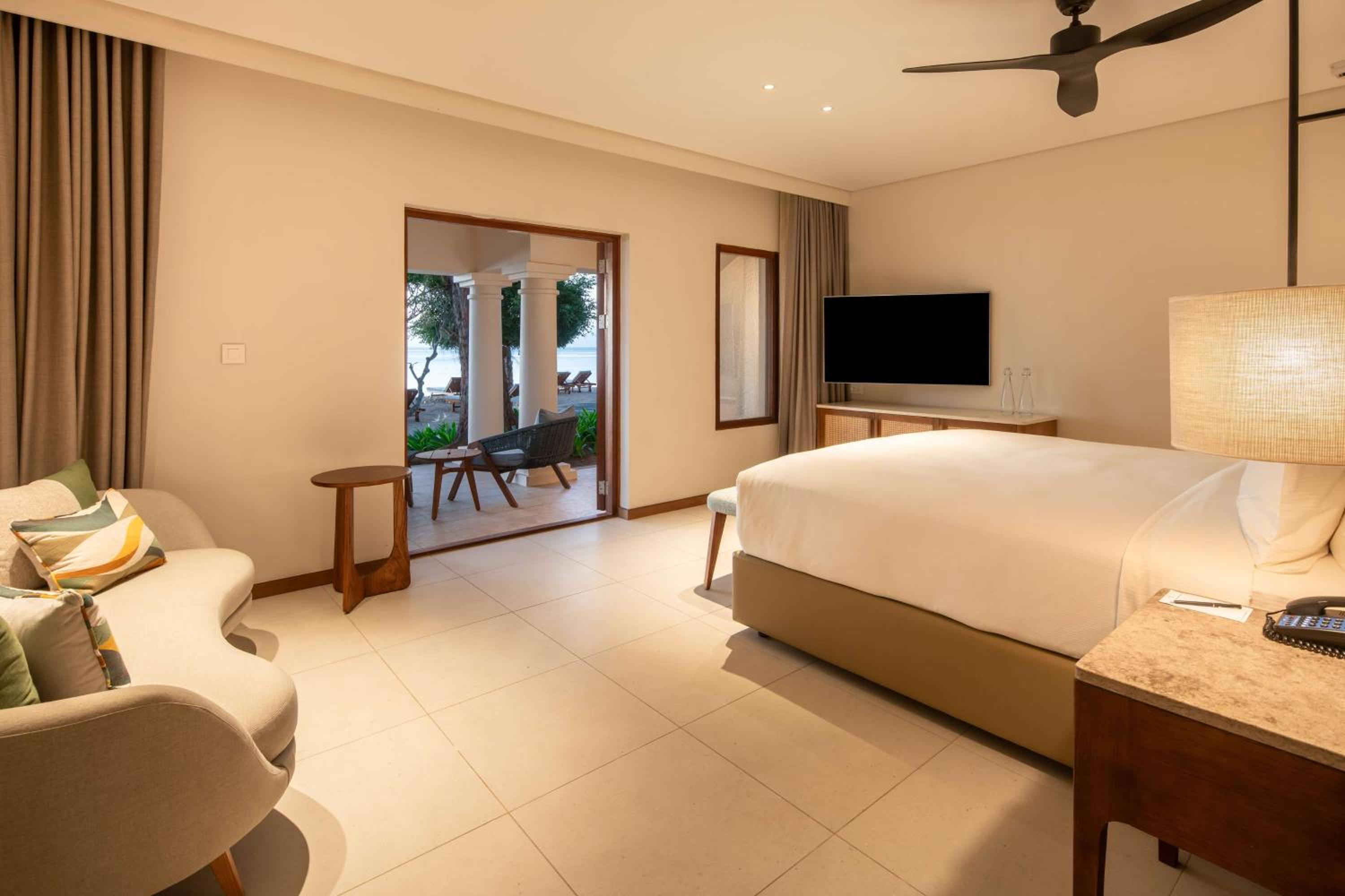 Beachfront Room - Photo 9
