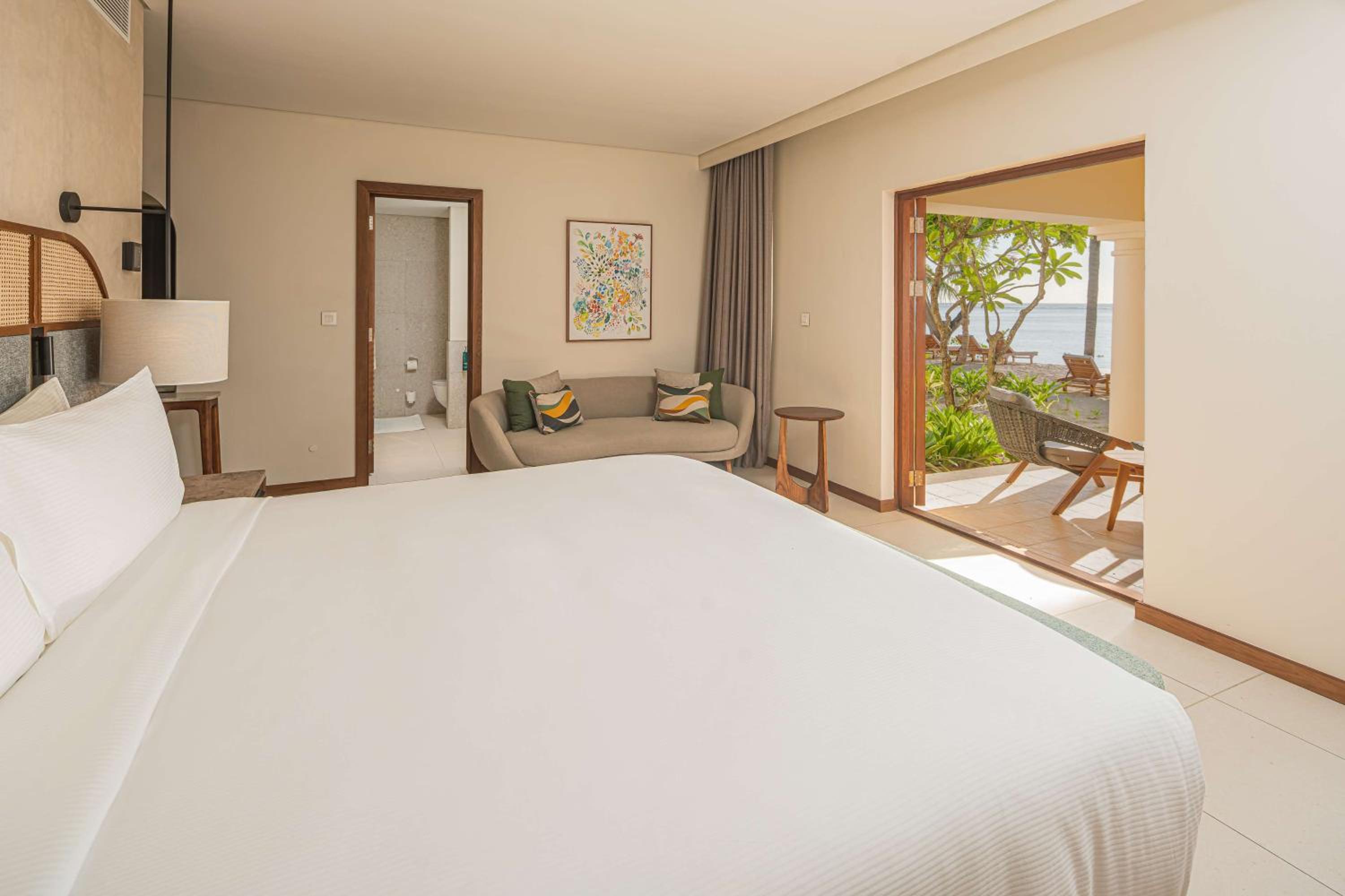 Beachfront Room - Photo 6