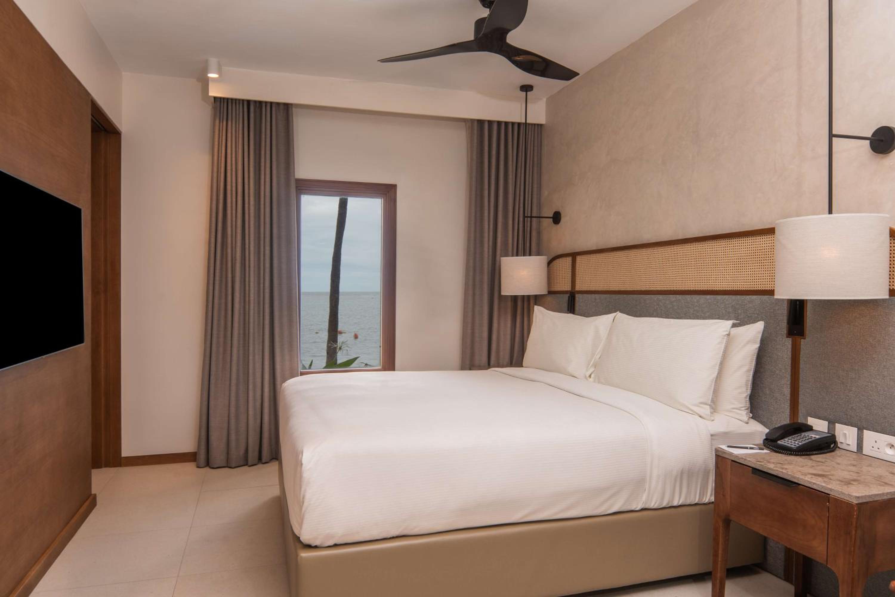 Beachfront Junior Suite - Photo 9