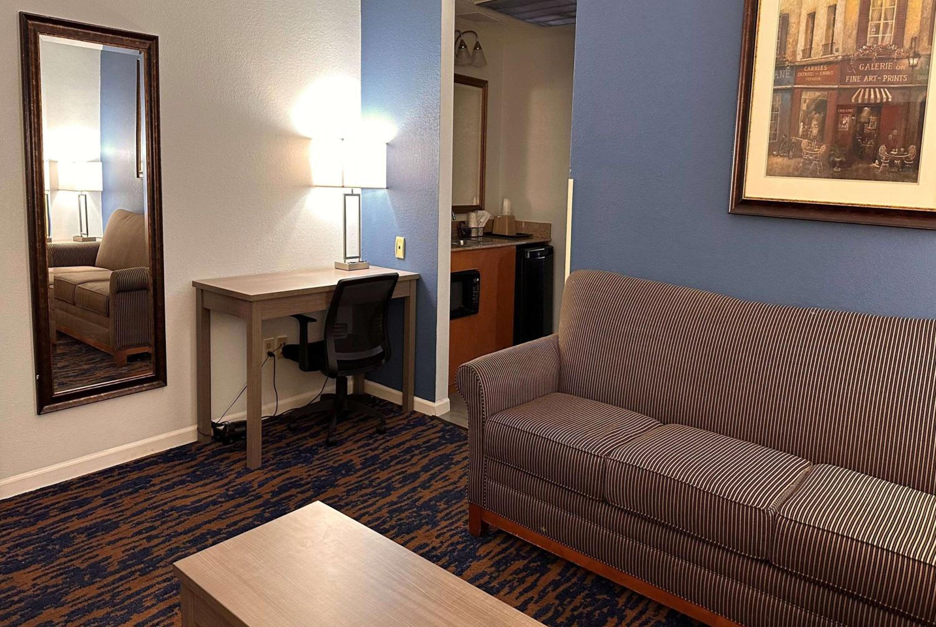 King Studio Suite - Non-Smoking - Photo 4